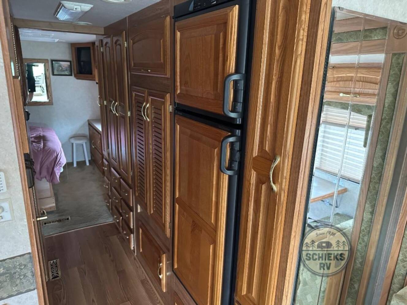 A photo of this 2004 Georgie Boy Cruise Master 3625DS