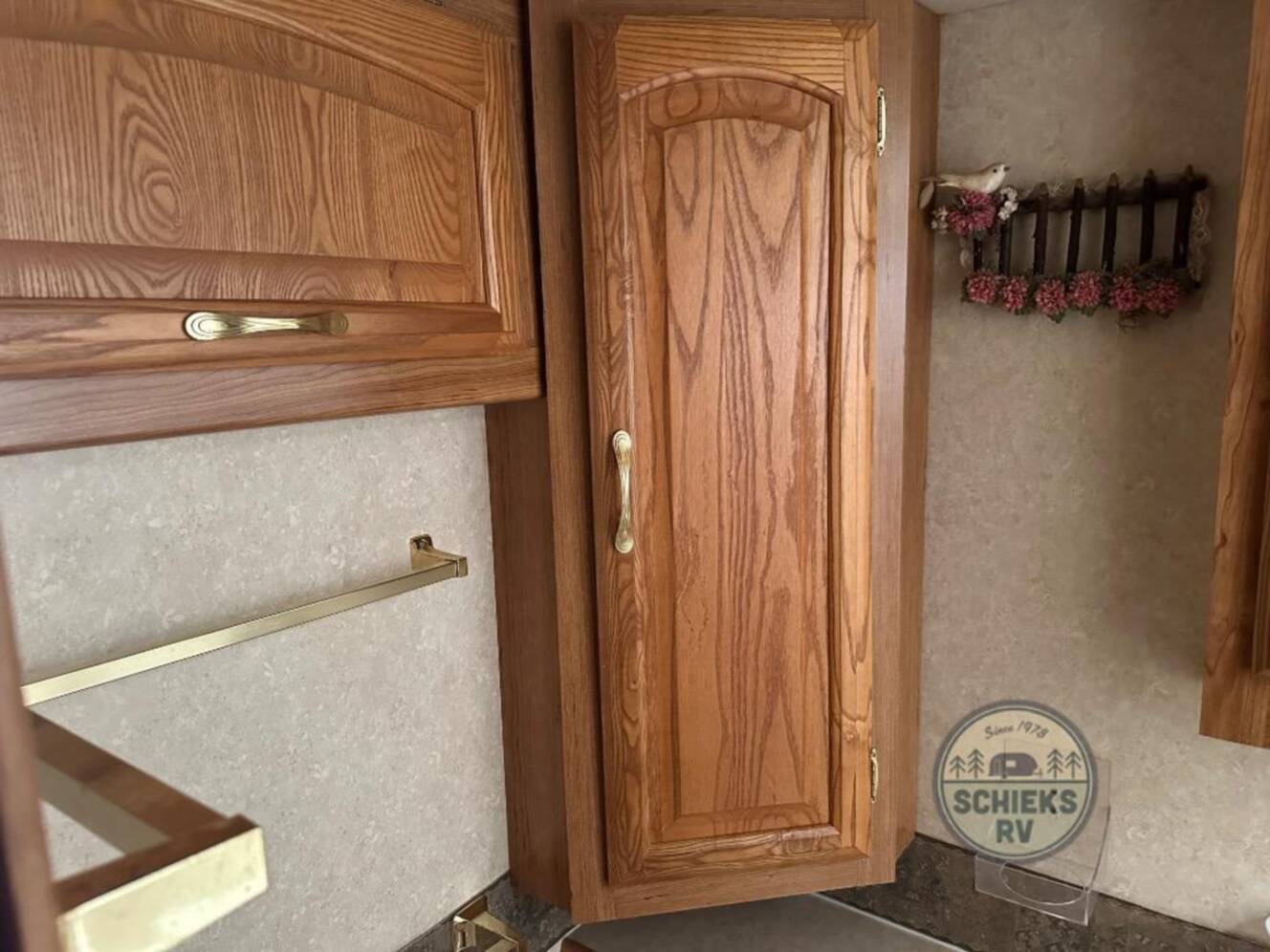 A photo of this 2004 Georgie Boy Cruise Master 3625DS