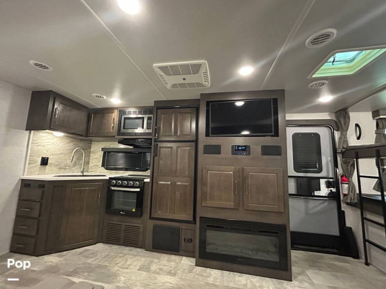 A photo of this 2021 Rockwood Ultra-Lite 2706WS