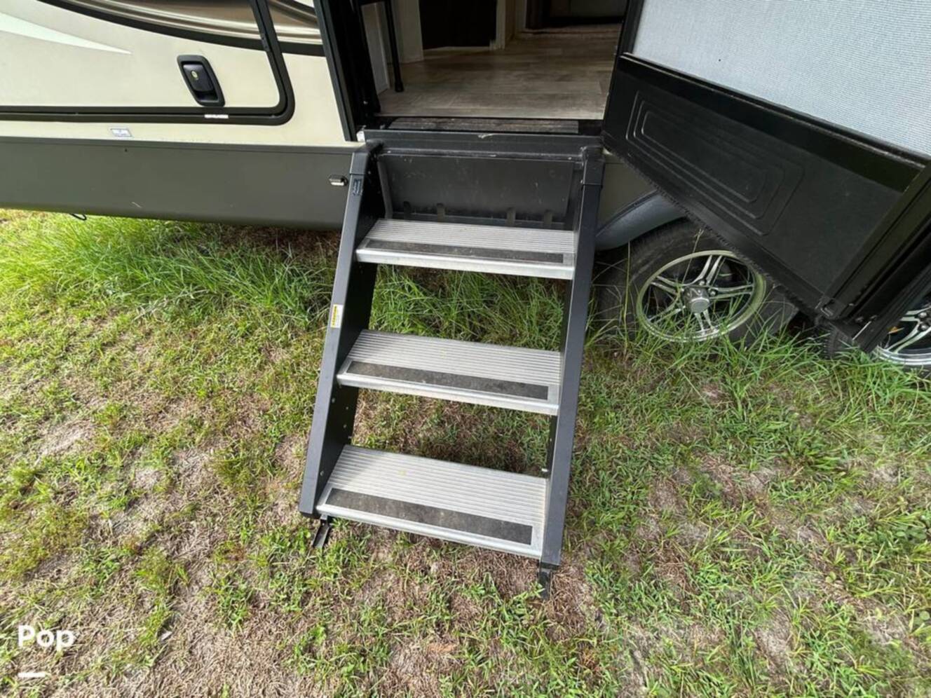 A photo of this 2021 Rockwood Ultra-Lite 2706WS