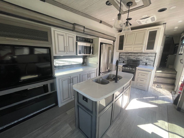 2021 Keystone Montana 3231CK in longmont CO
