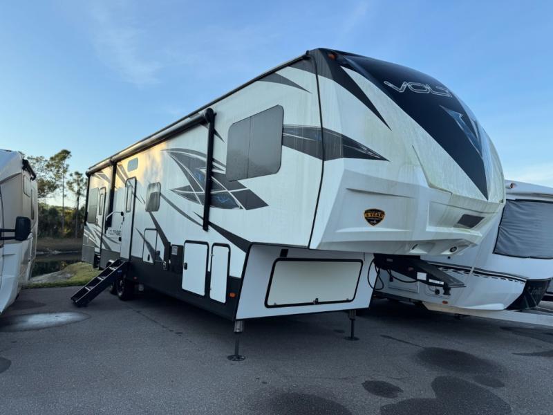 2019 Dutchmen Voltage 3705 in bradenton FL