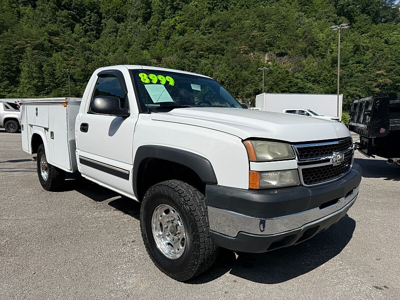 2006 CHEVROLET Silverado 2500 4WD in Prestonsburg, KY
