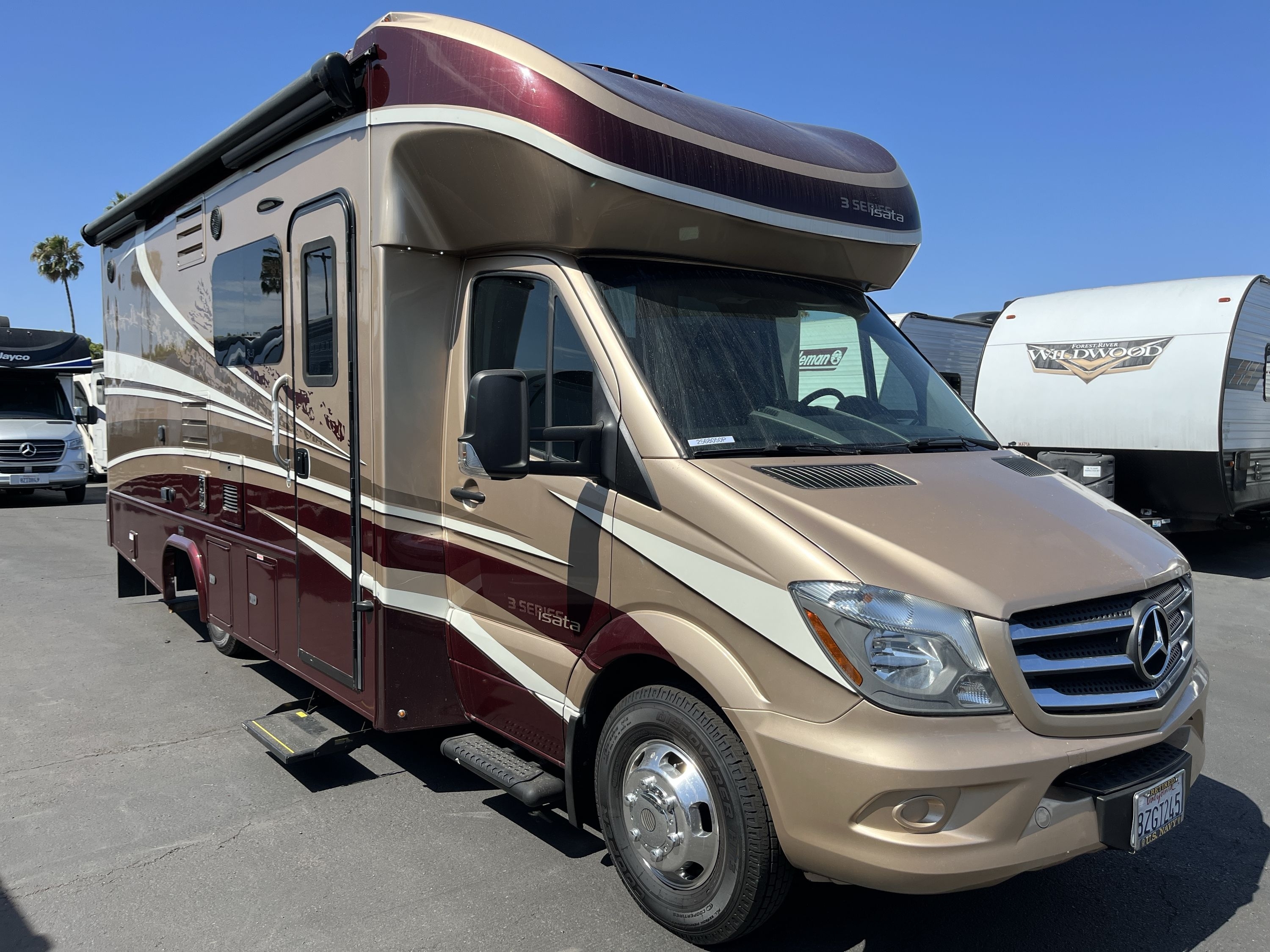 2018 Dynamax ISATA 3 24FWM RV