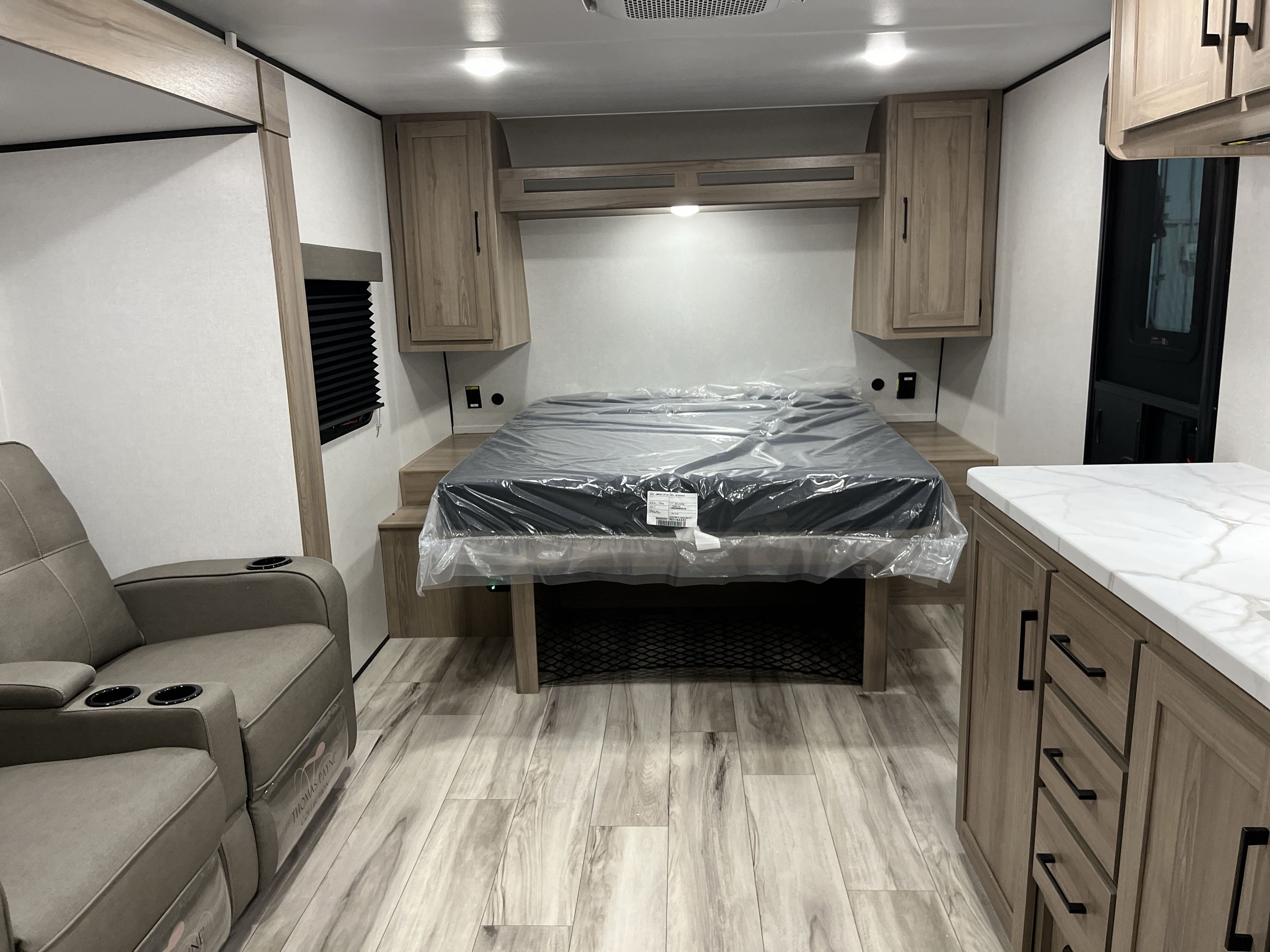 2027 Keystone COLEMAN LIGHT 18RX in branson MO