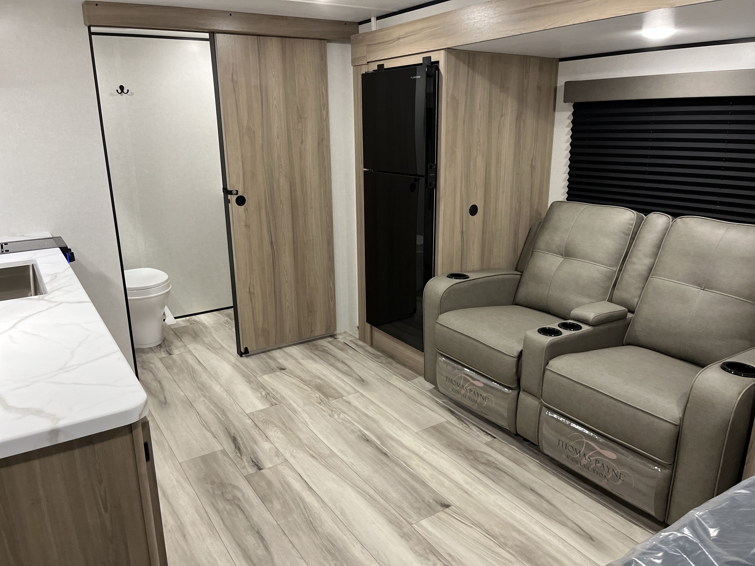 2027 Keystone COLEMAN LIGHT 18RX in branson MO