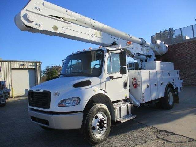 2020 FREIGHTLINER BUSINESS CLASS M2 106 in Bakersfield, CA