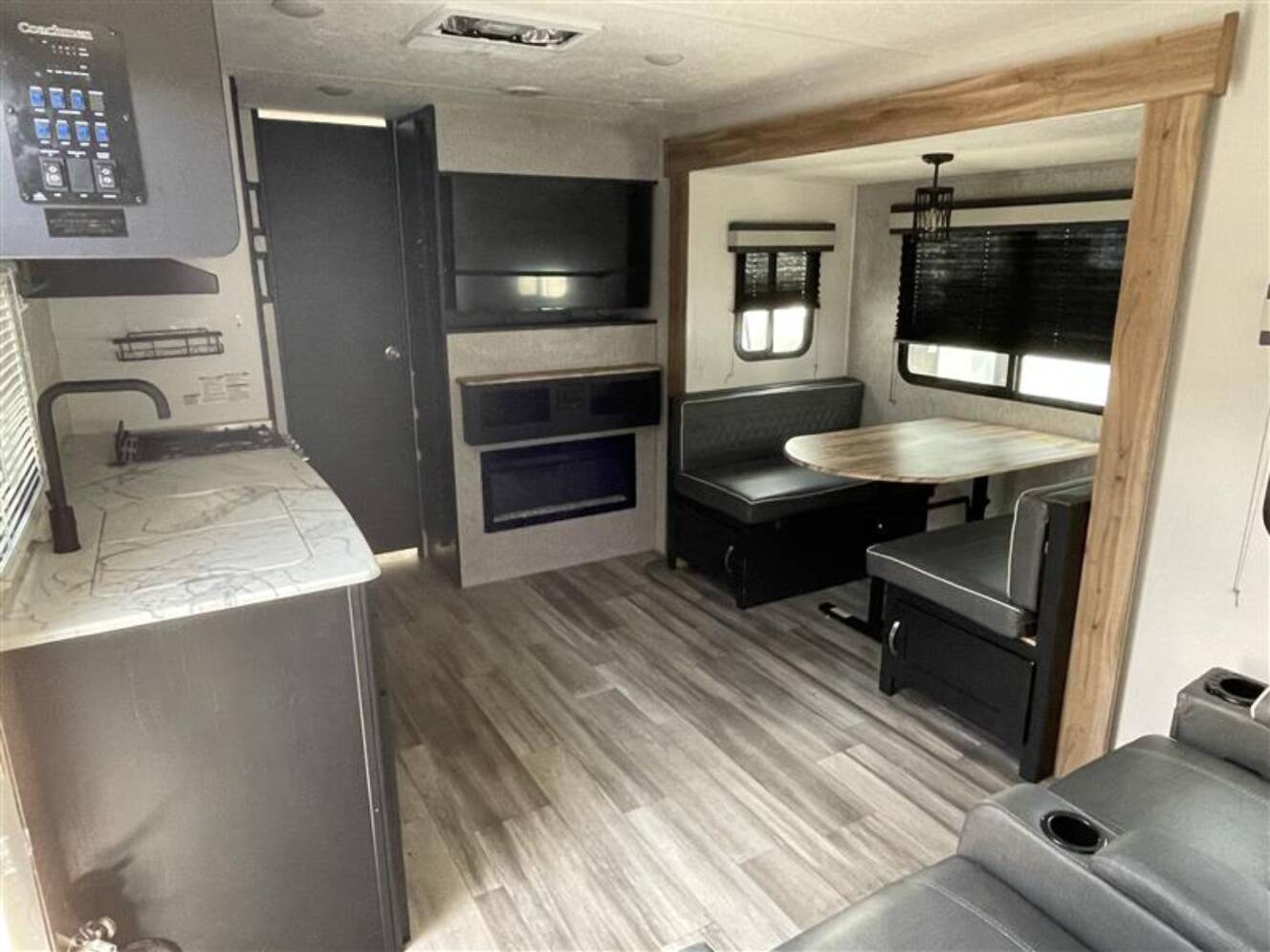 A photo of this 2022 Coachmen FREEDOM EXPRESS ULTRA LITE 252RBS