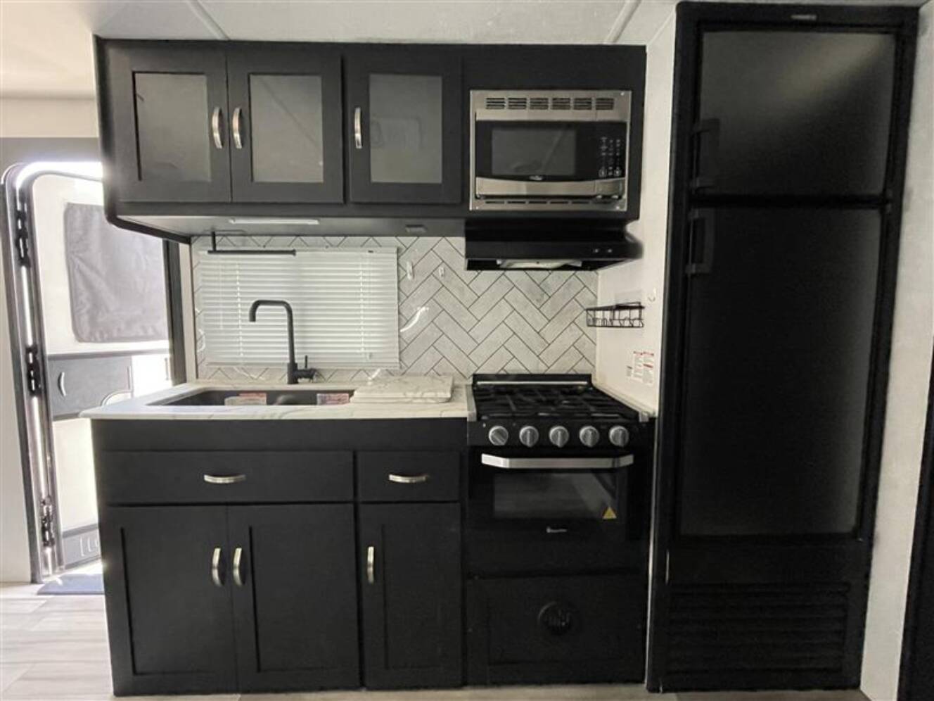 A photo of this 2022 Coachmen FREEDOM EXPRESS ULTRA LITE 252RBS