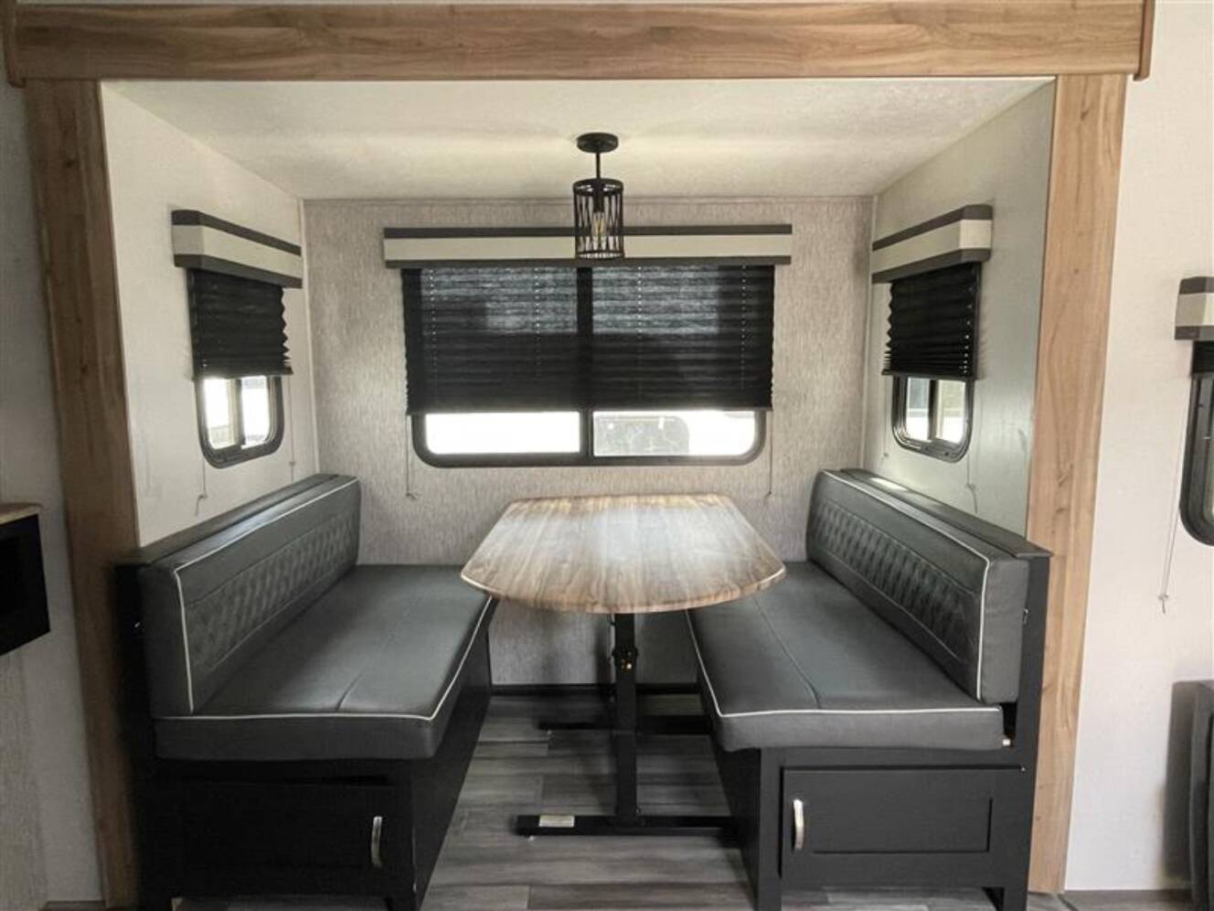 A photo of this 2022 Coachmen FREEDOM EXPRESS ULTRA LITE 252RBS