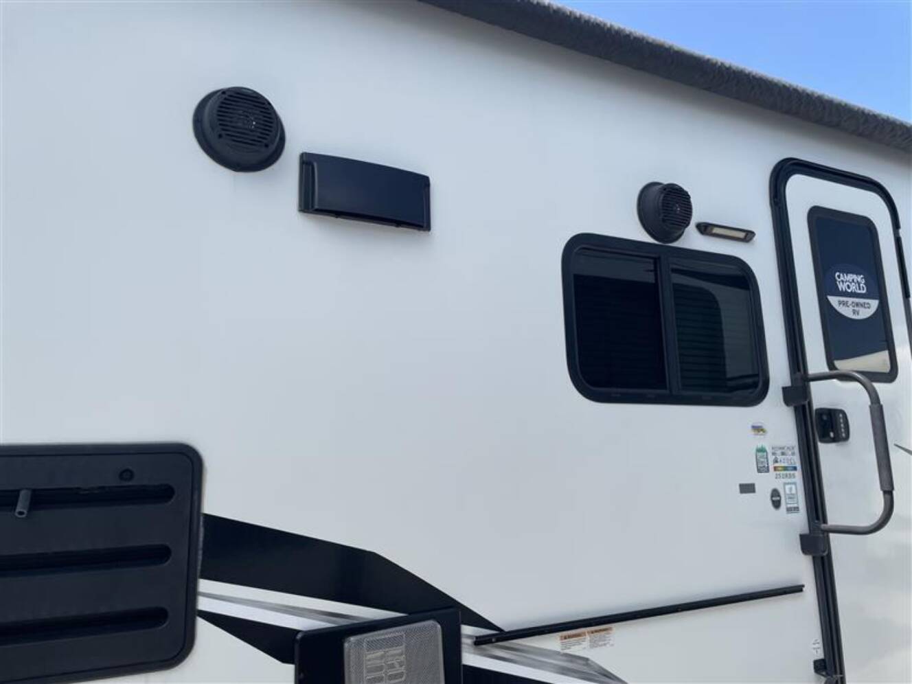 A photo of this 2022 Coachmen FREEDOM EXPRESS ULTRA LITE 252RBS