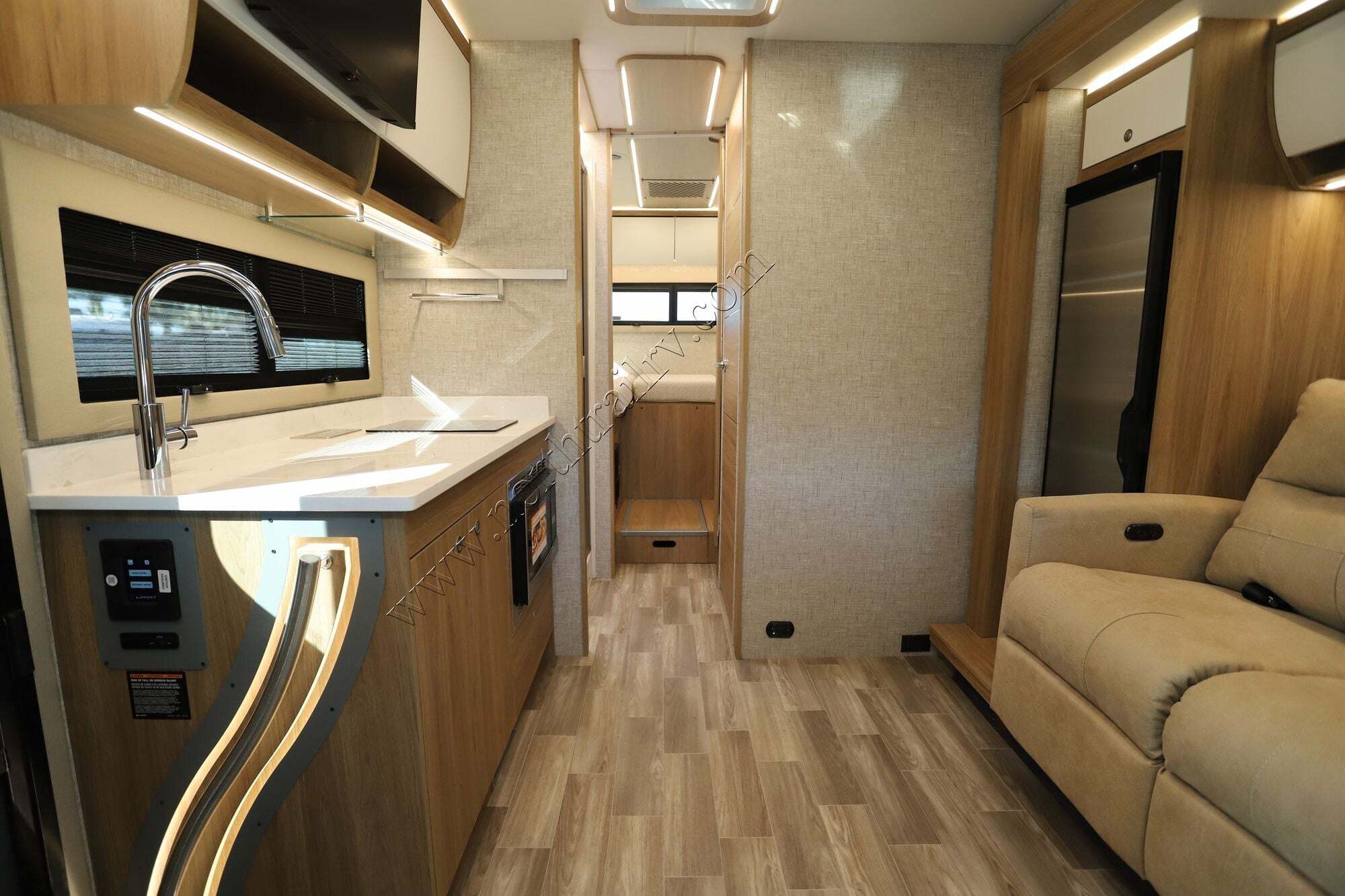 2026 Tiffin Motor Homes Wayfarer 25XLW in ft. myers FL