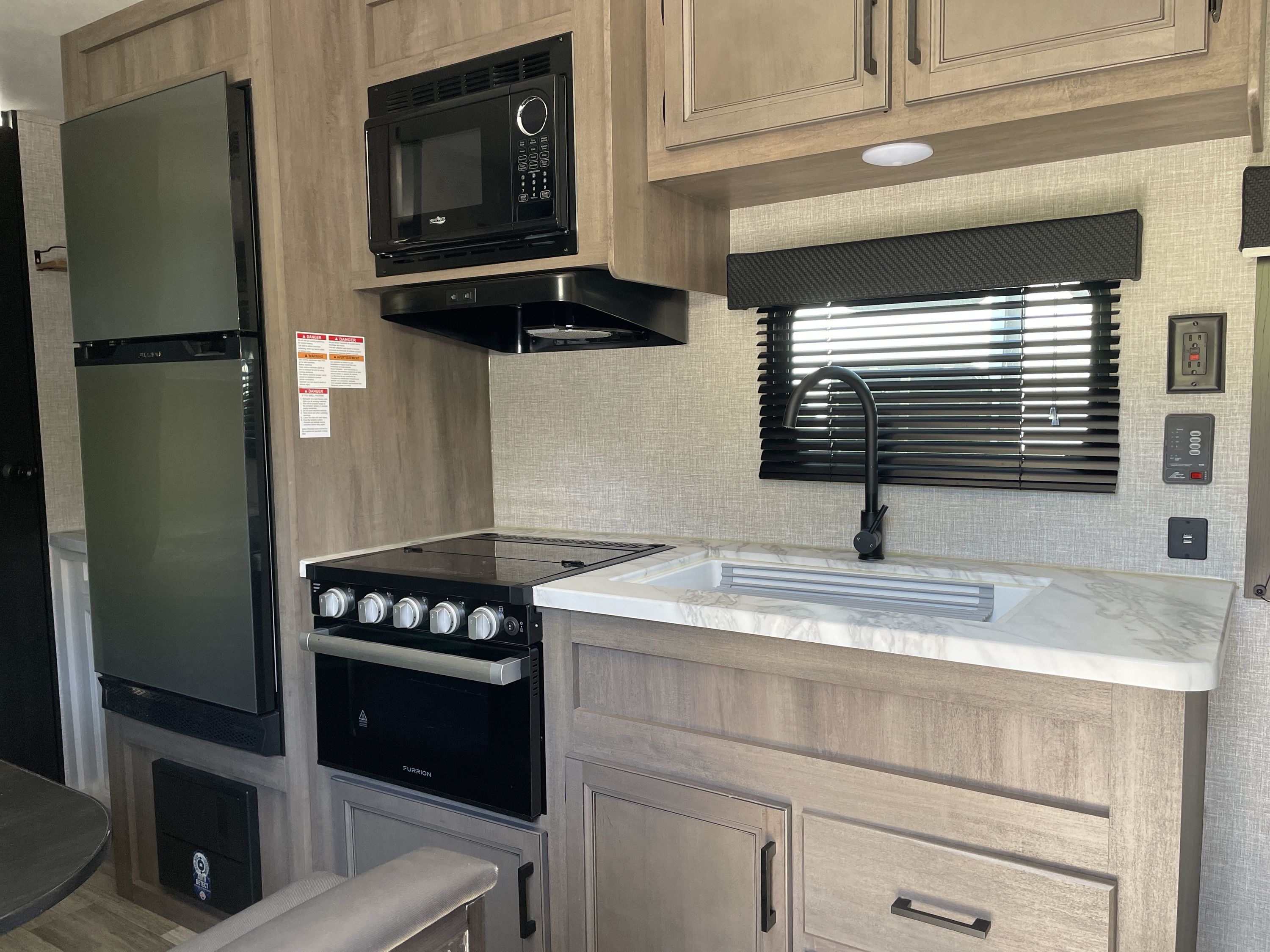 2023 Jayco JAY FLIGHT 264BHW in golden CO