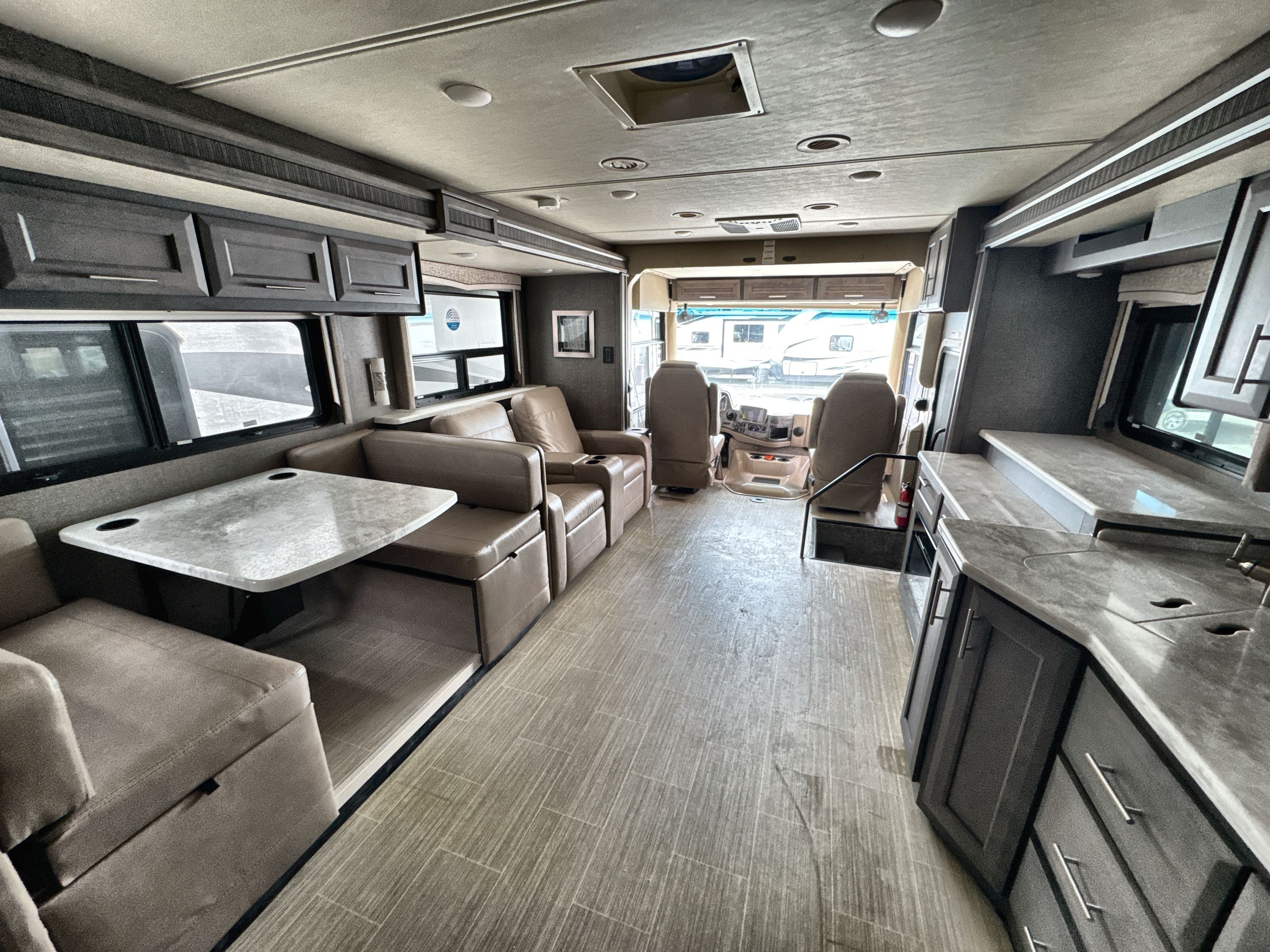 2022 Thor CHALLENGER 37FH in hamburg NY
