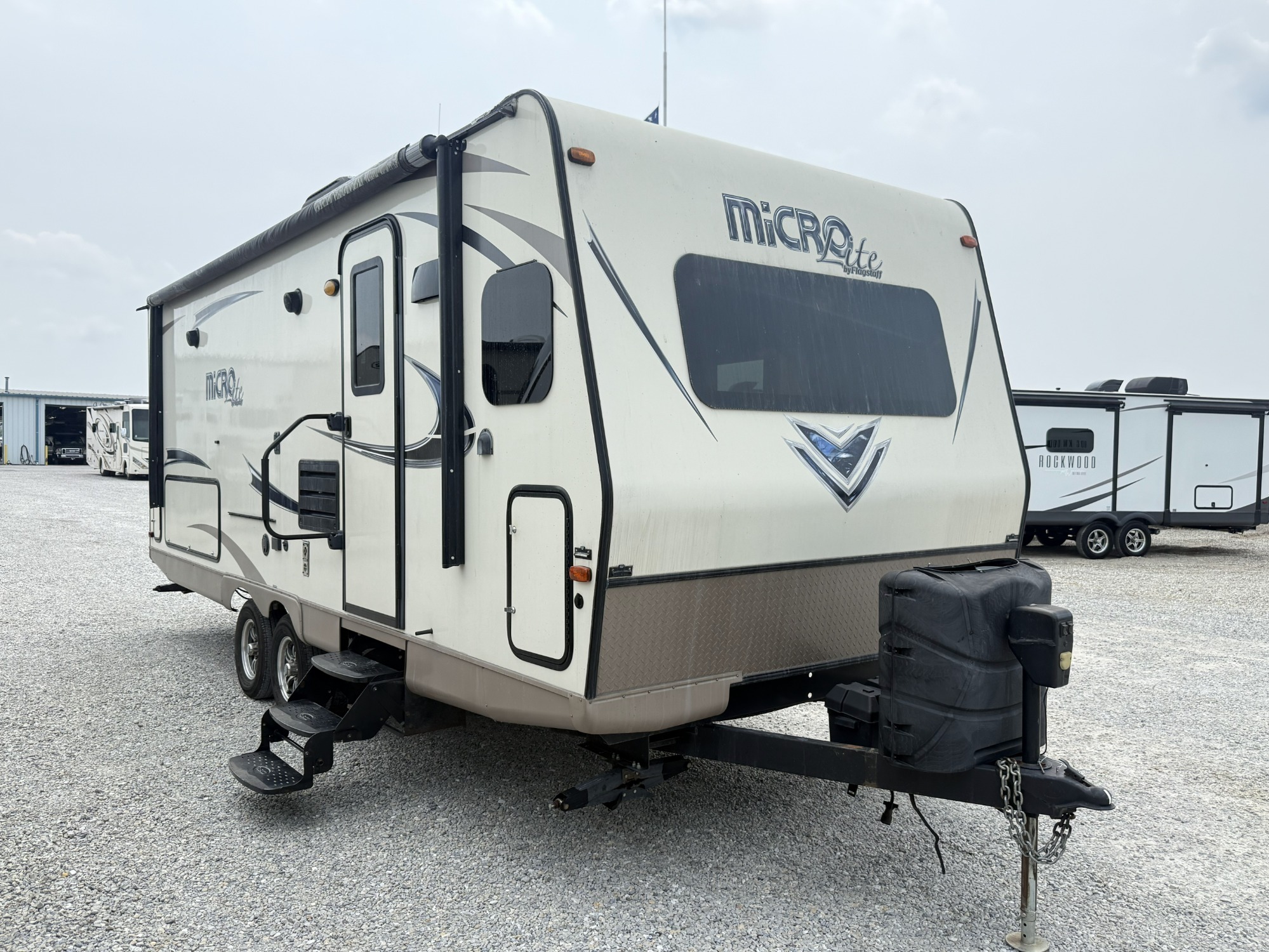 2018 Forest River FLAGSTAFF MICRO LITE 25FKS in hanover PA