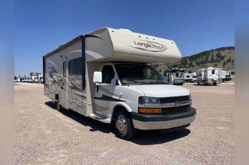 2015 Coachmen LEPRECHAUN 280DS in summerset SD