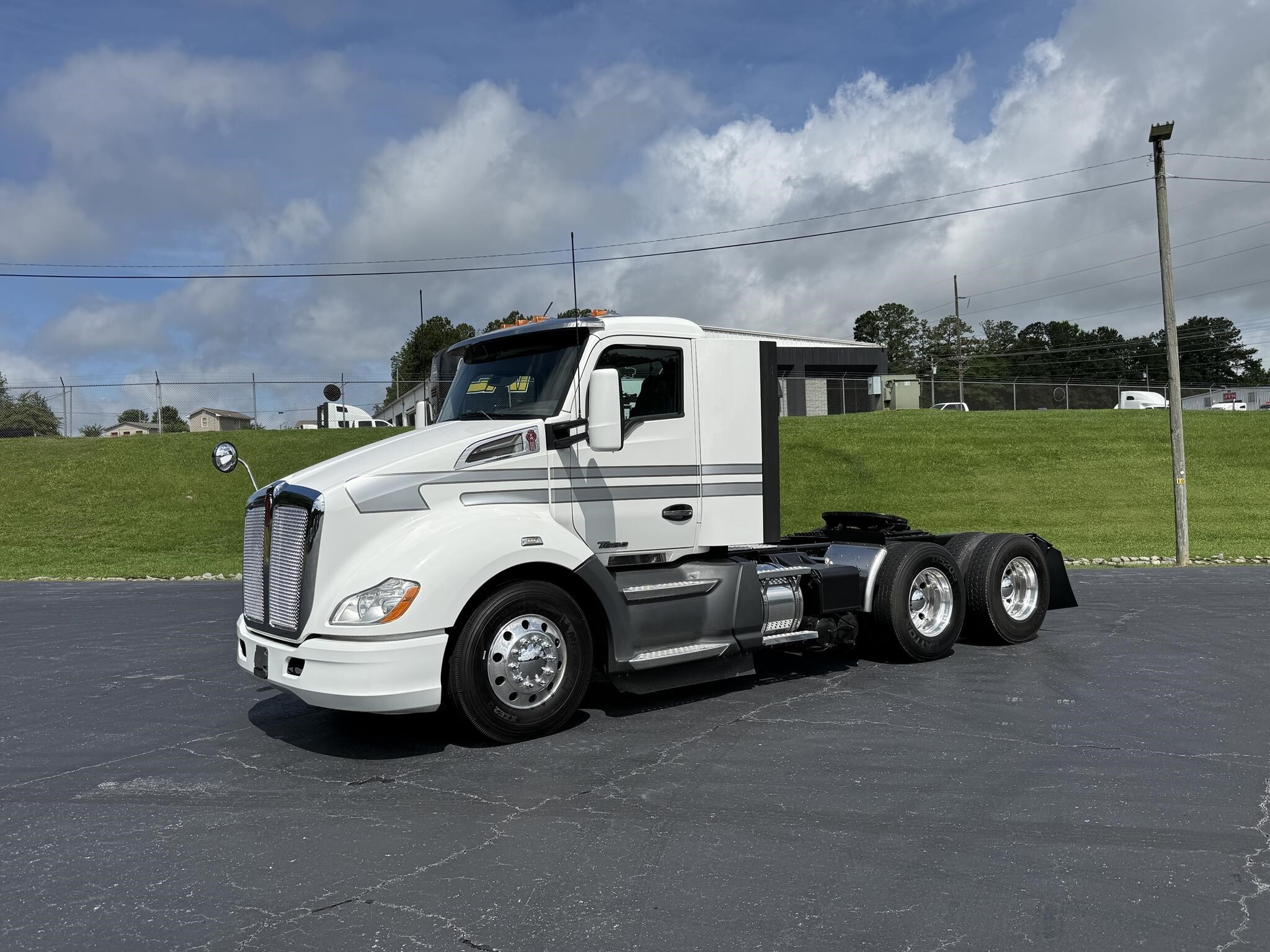 2020 KENWORTH T680 in Rhome, TX