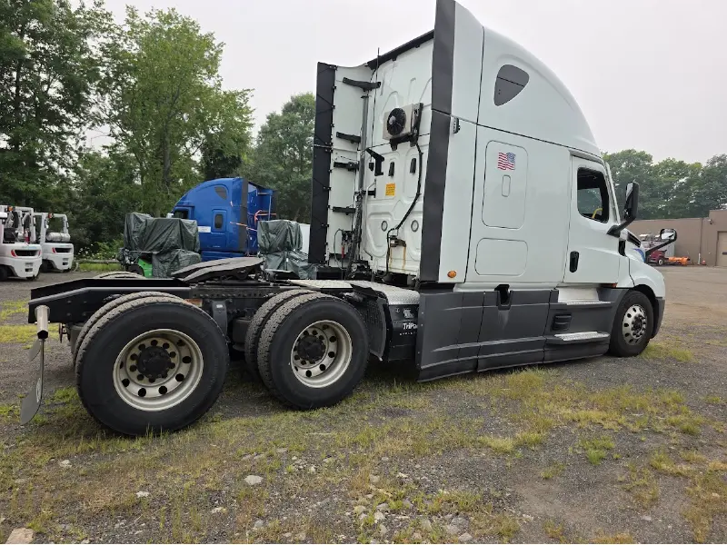 2022 FREIGHTLINER CASCADIA 126