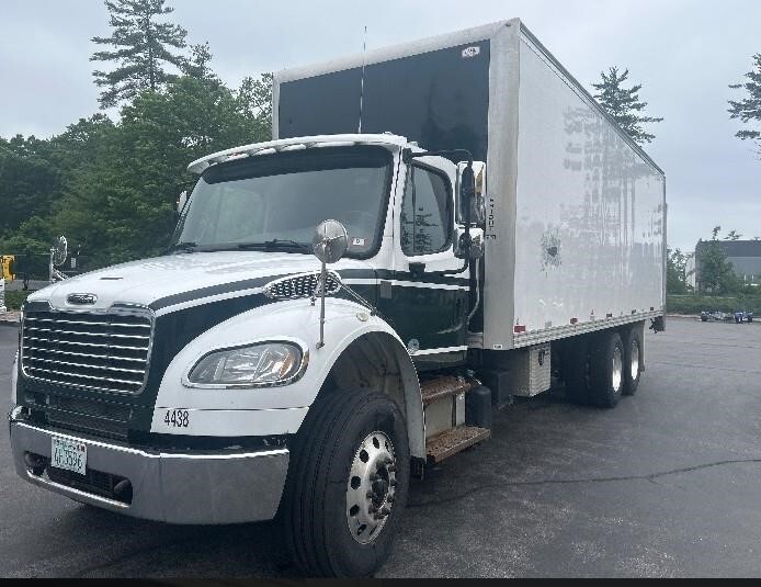 2017 FREIGHTLINER BUSINESS CLASS M2 106 in Oak Creek, WI