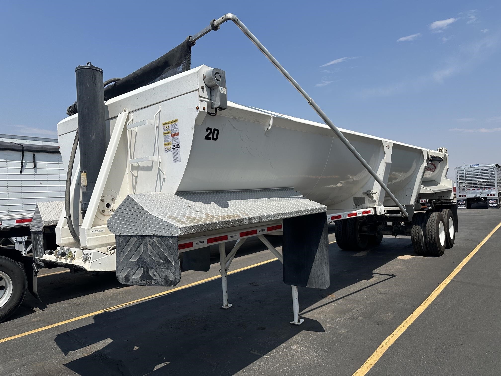 2021 DURA HAUL 34' HALF ROUND FRAMELESS END DUMP, HIGH LIFT GATE in Henderson, CO