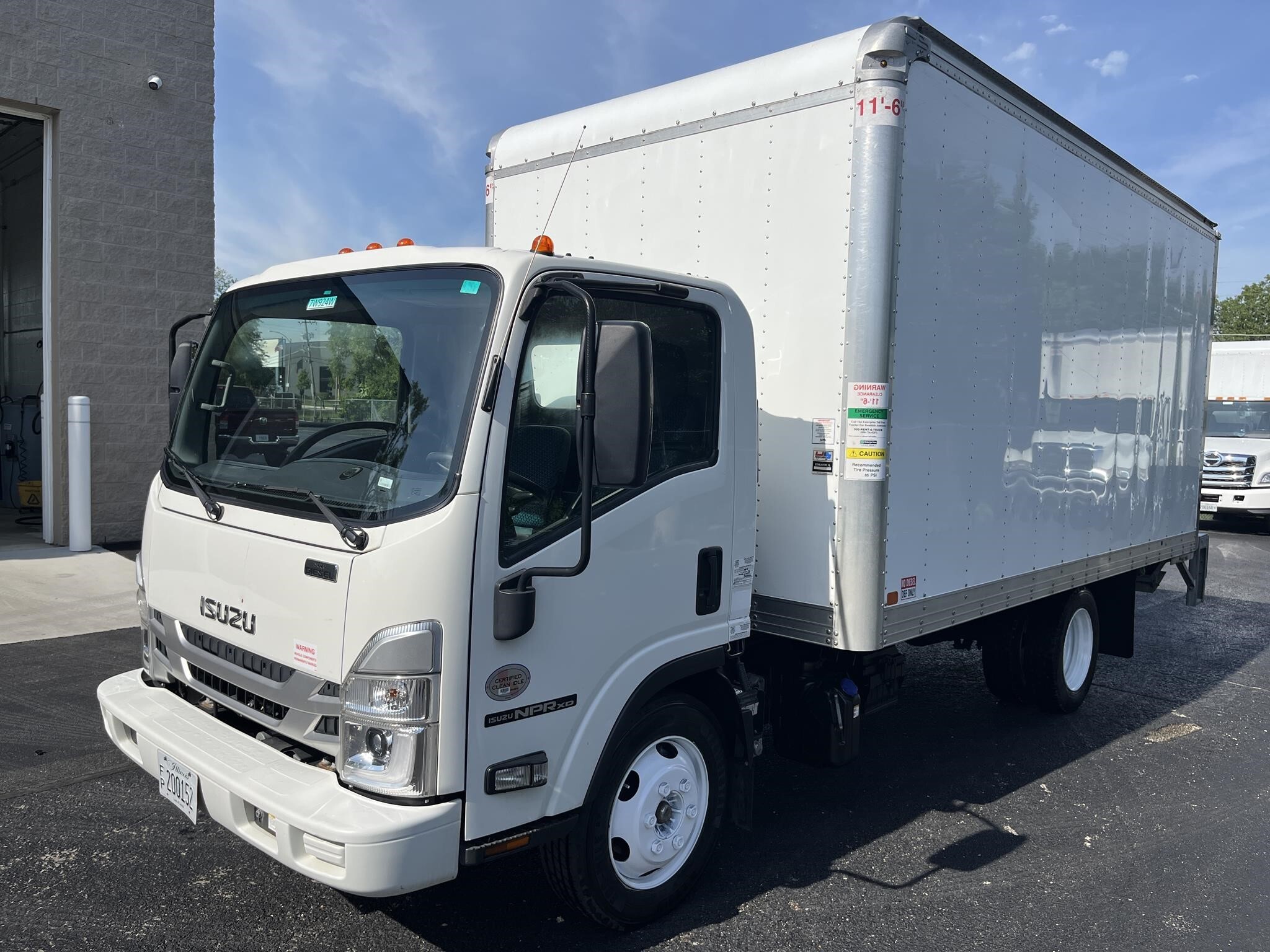 2023 ISUZU NPR XD in Elmhurst, IL