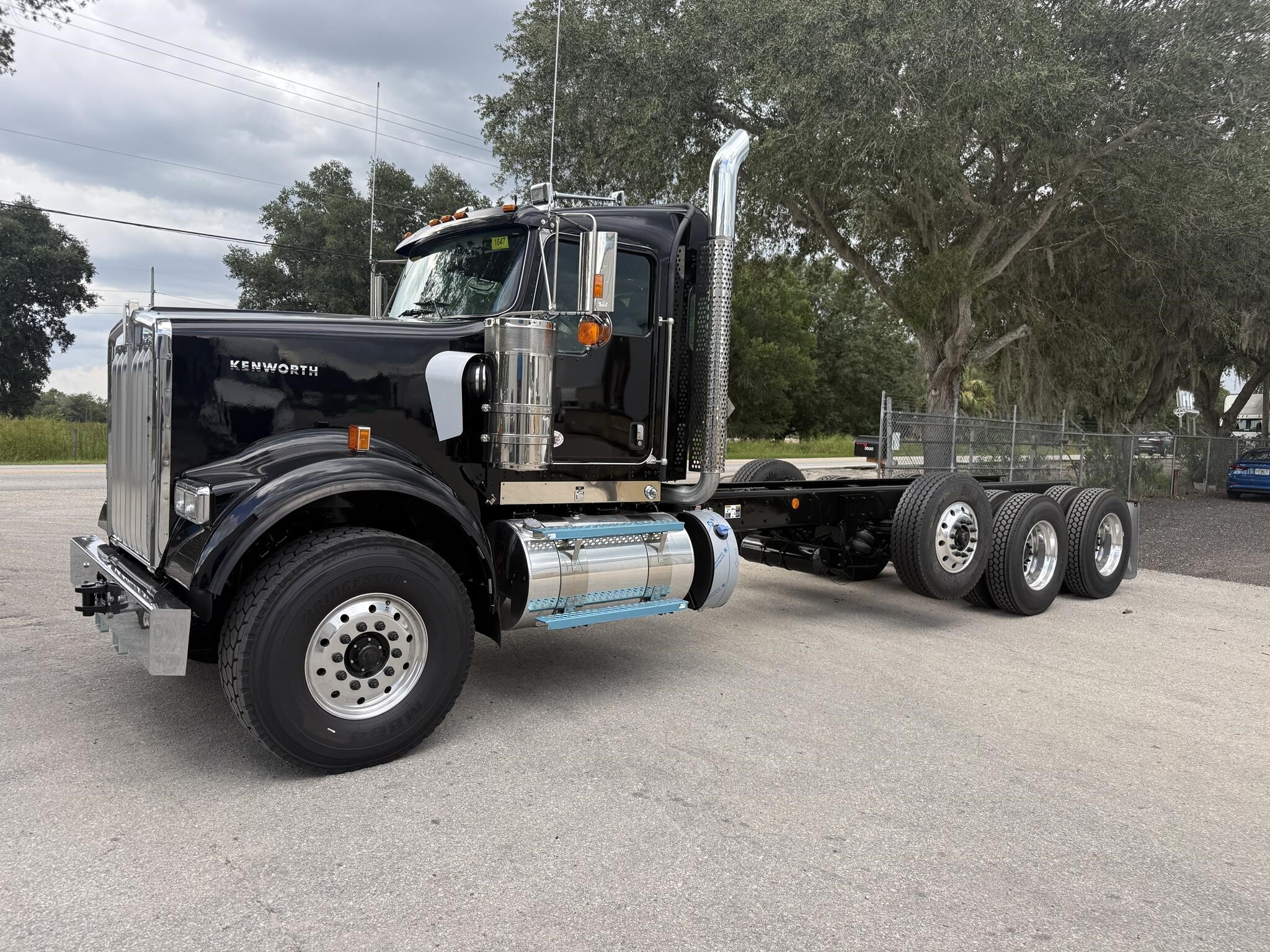 2027 KENWORTH W900 in Bartow, FL