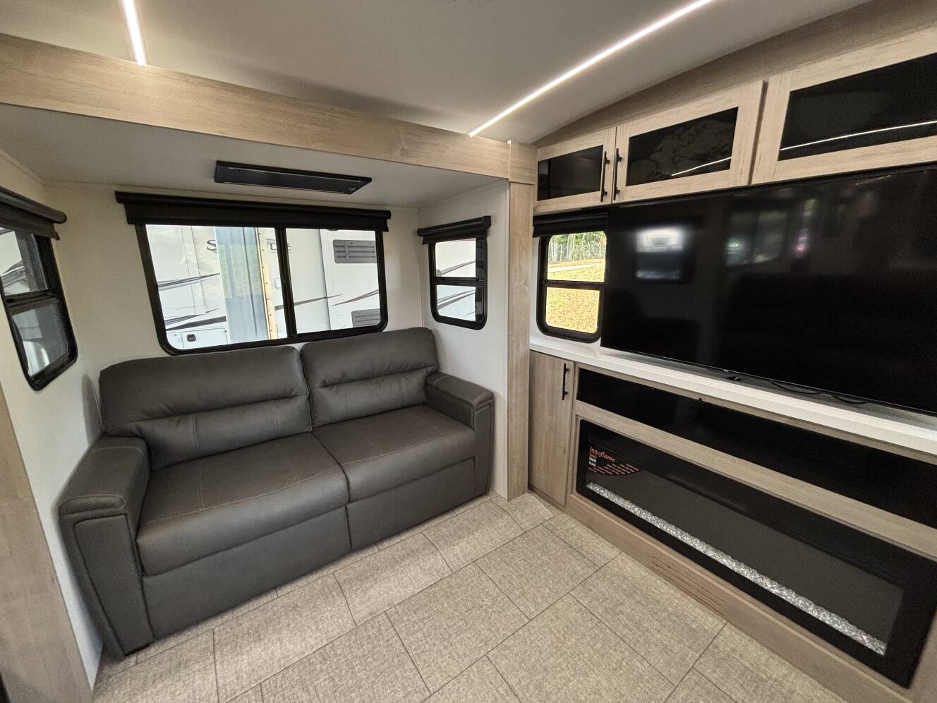 A photo of this 2025 Grand Design IMAGINE 3100RD