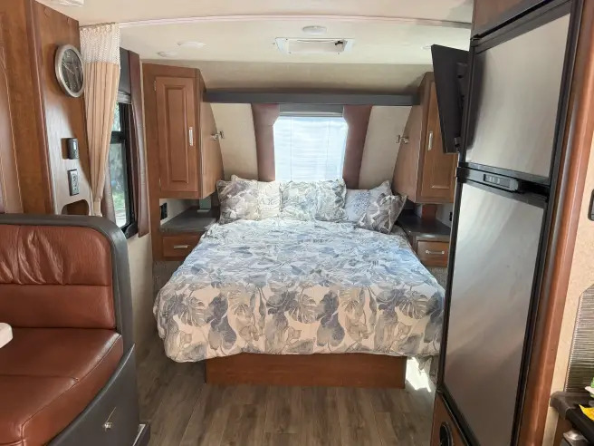 2018 Lance 1995 TRAVEL TRAILER in johnson city TN