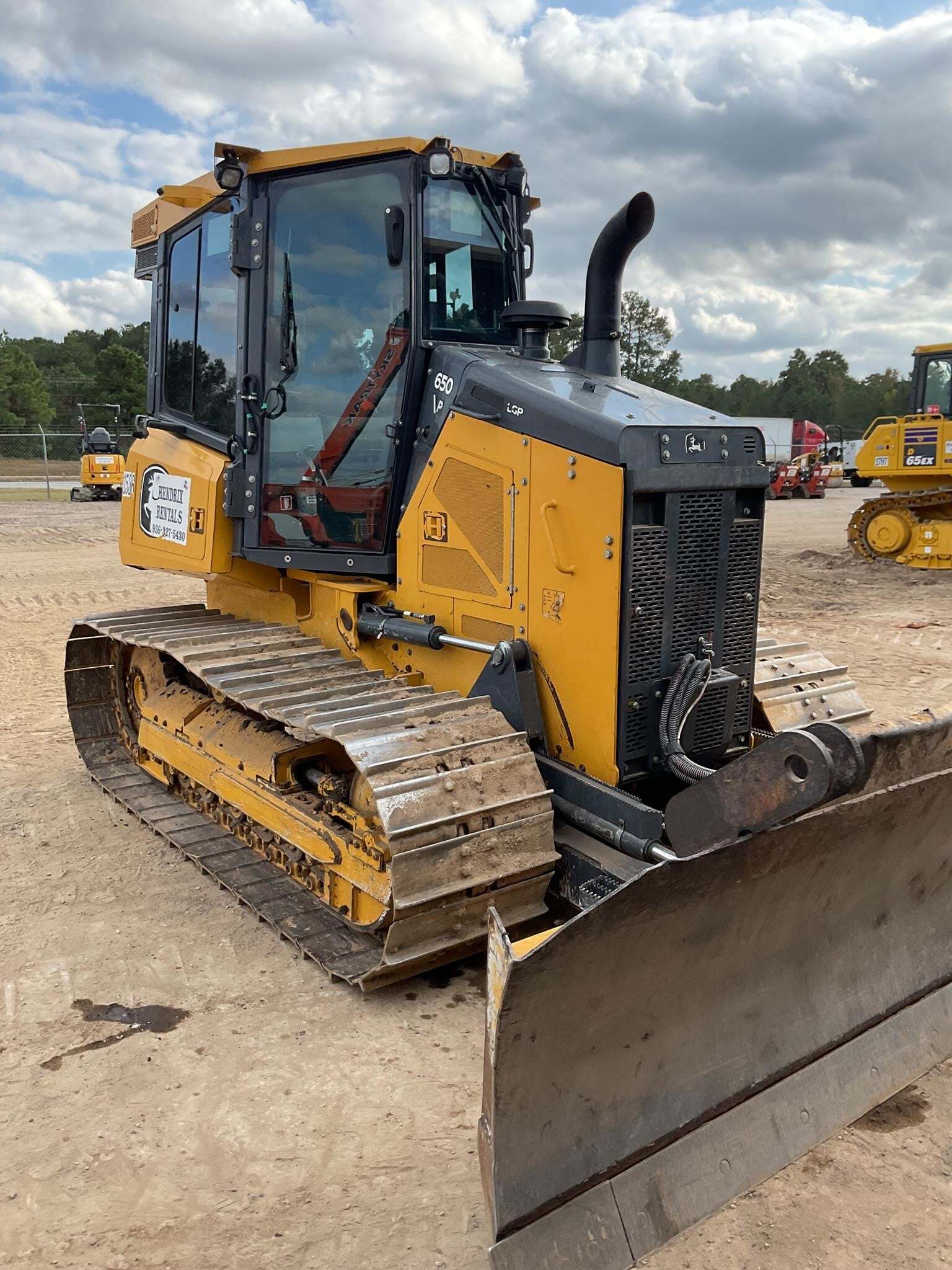 2023 DEERE 650 P-TIER LGP in Livingston, TX