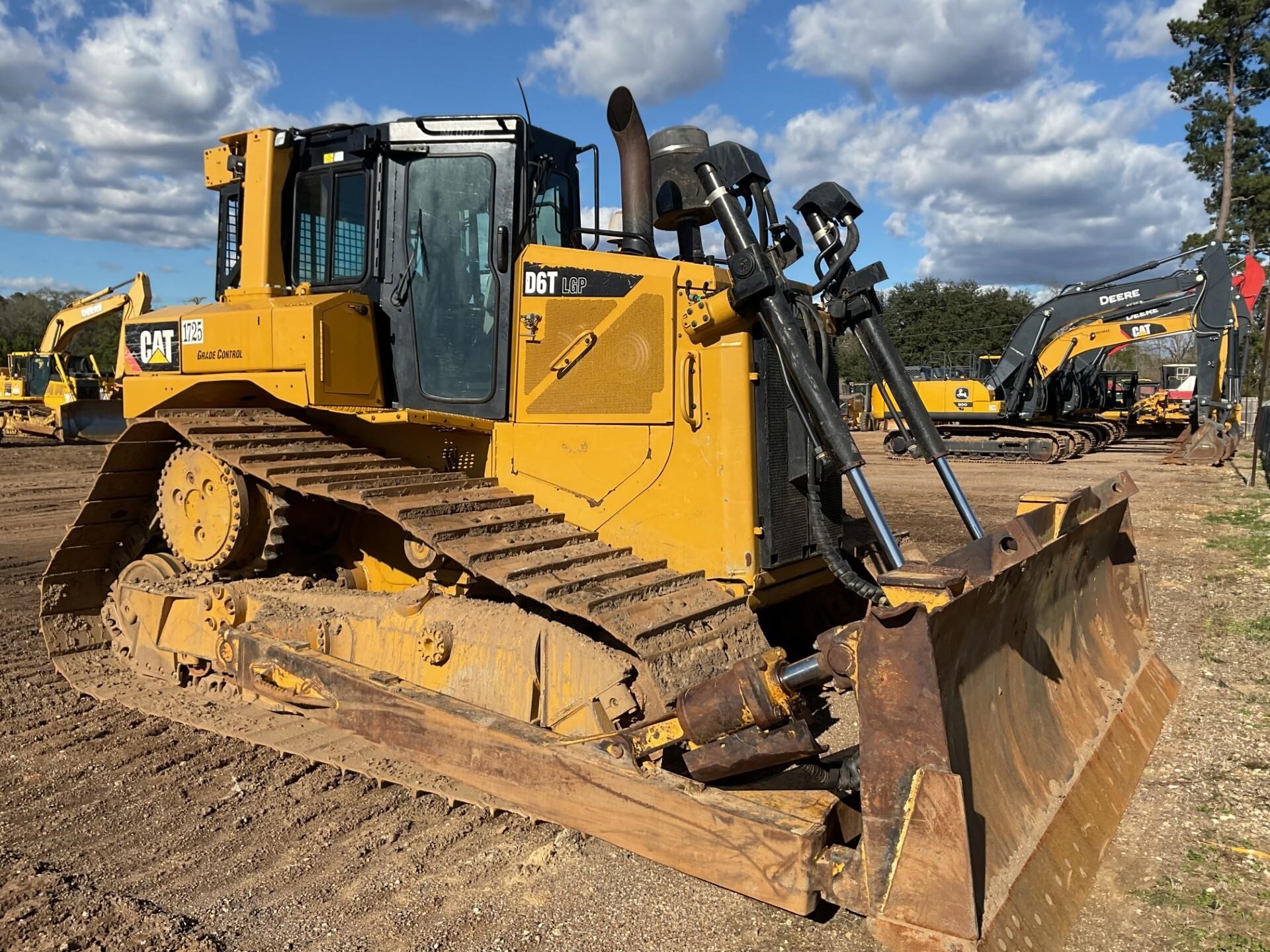 2019 CATERPILLAR D6T LGP in Livingston, TX