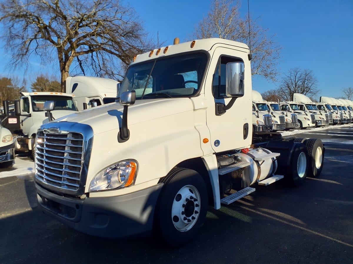 2017 FREIGHTLINER CASCADIA 125 in Springfield, MA