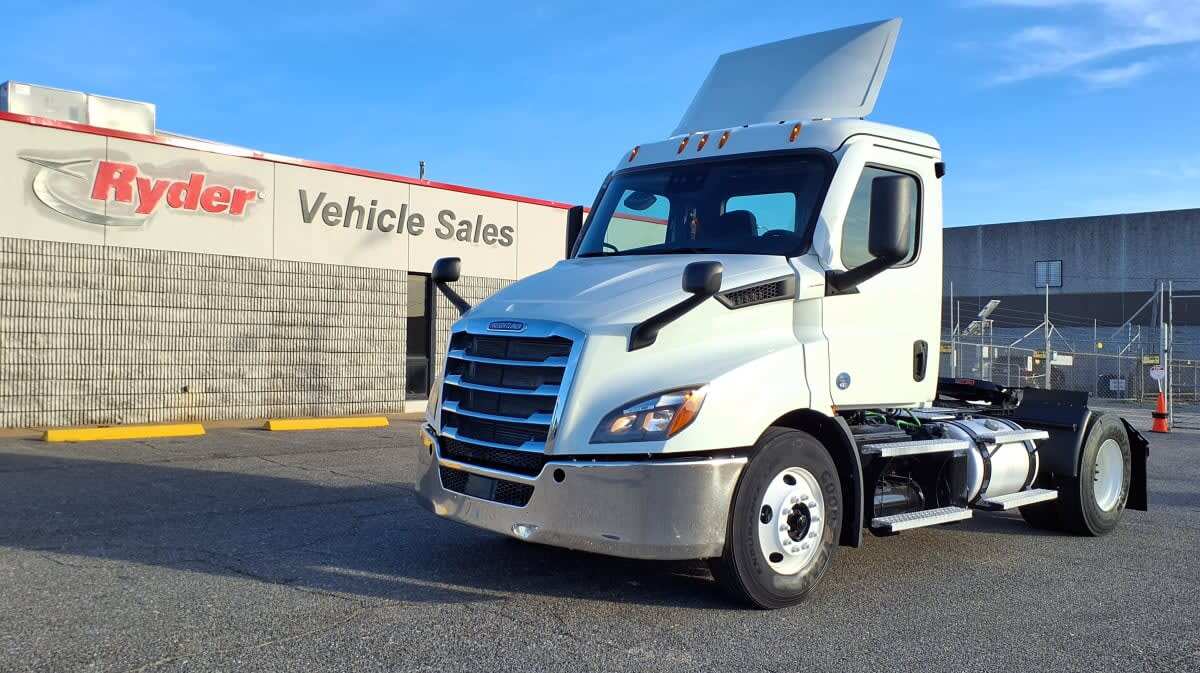2020 FREIGHTLINER CASCADIA 116 in Memphis, TN