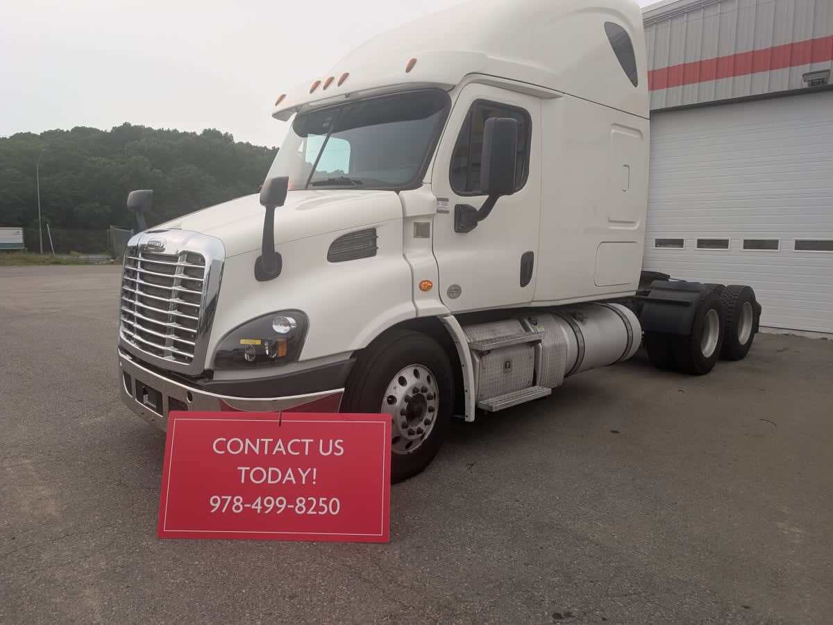 2019 FREIGHTLINER CASCADIA 113 in Salisbury, MA