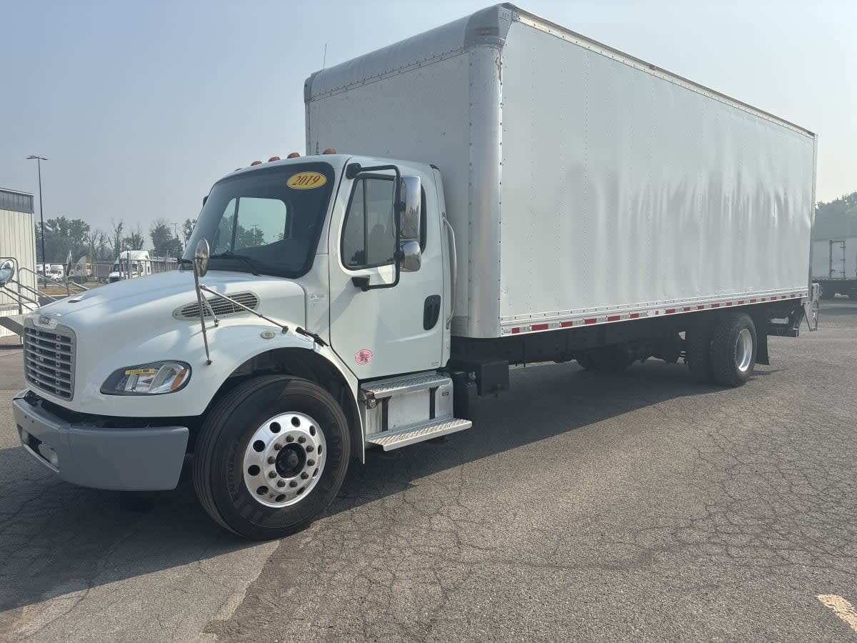 2019 FREIGHTLINER BUSINESS CLASS M2 106 in Hampton, VA