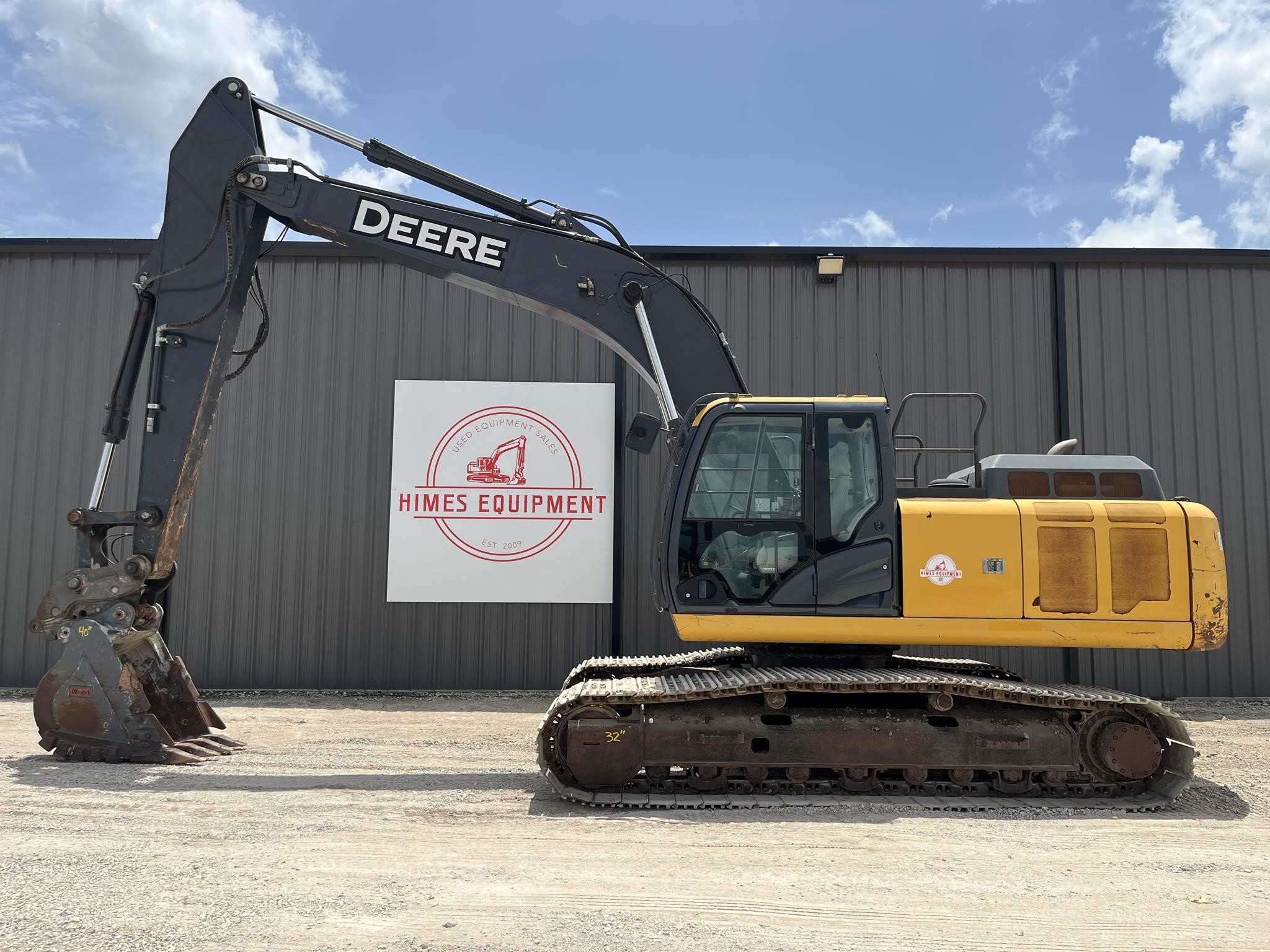 2020 DEERE 250G LC in Van Alstyne, TX