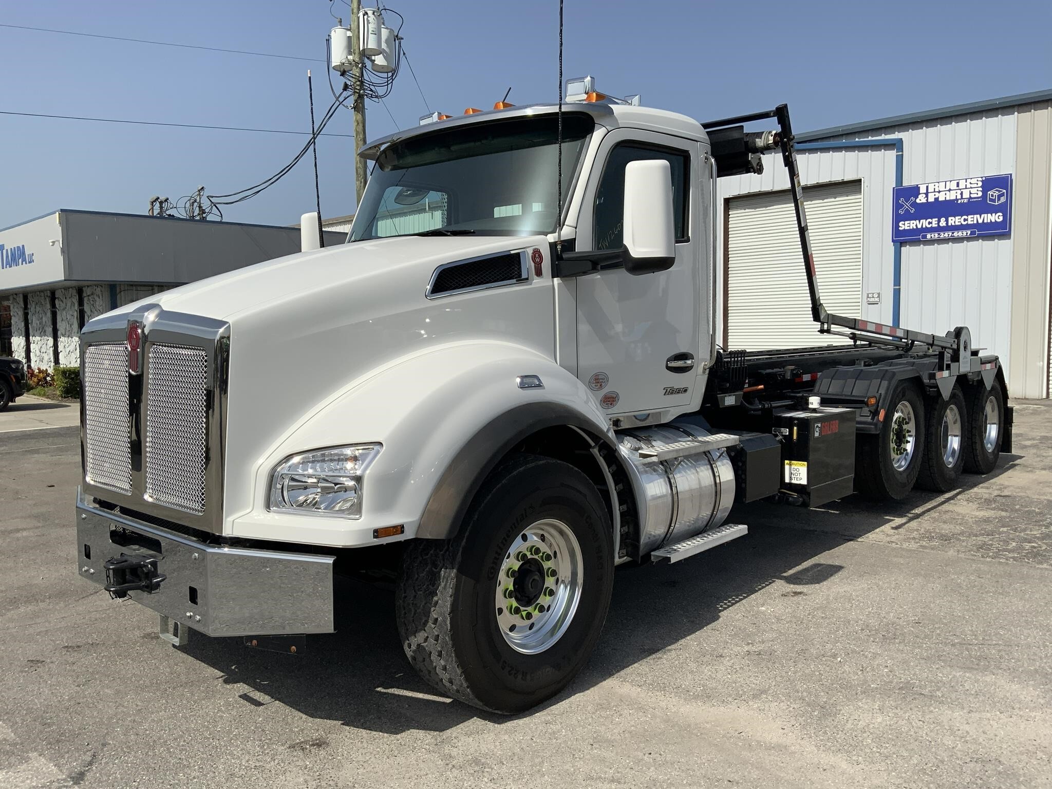 2025 KENWORTH T880 in Tampa, FL