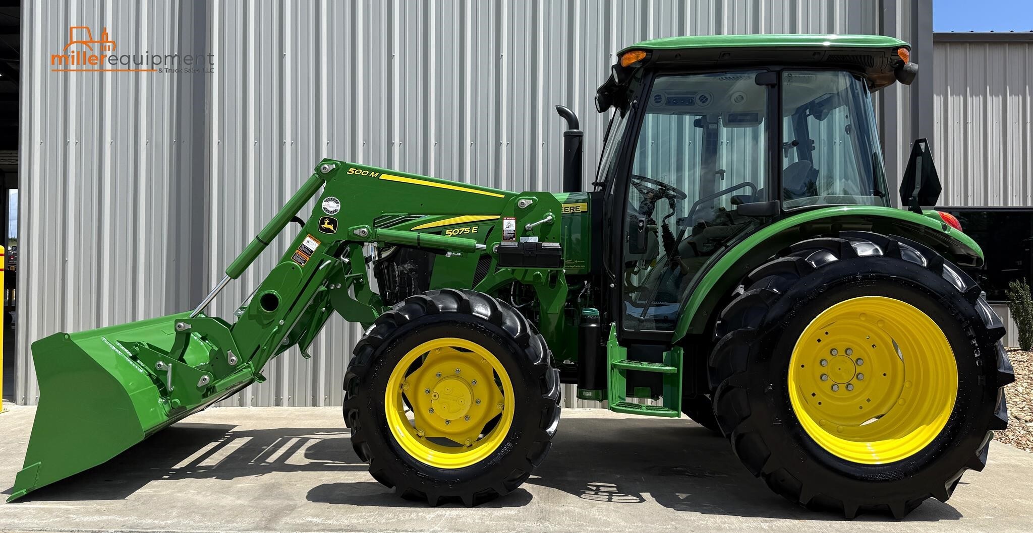 2023 JOHN DEERE 5075E in Heber Springs, AR