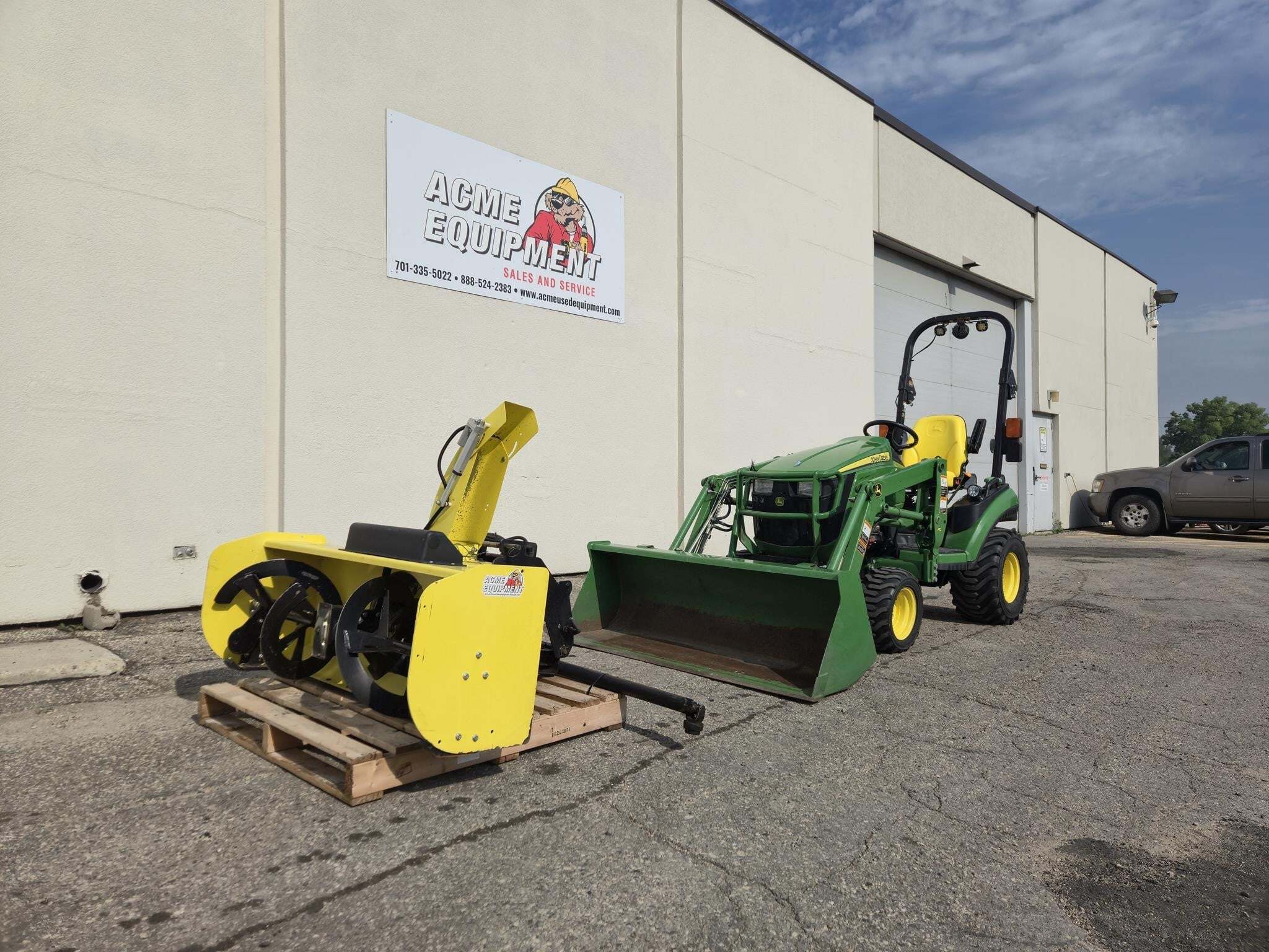 2014 JOHN DEERE 1025R in Grand Forks, ND