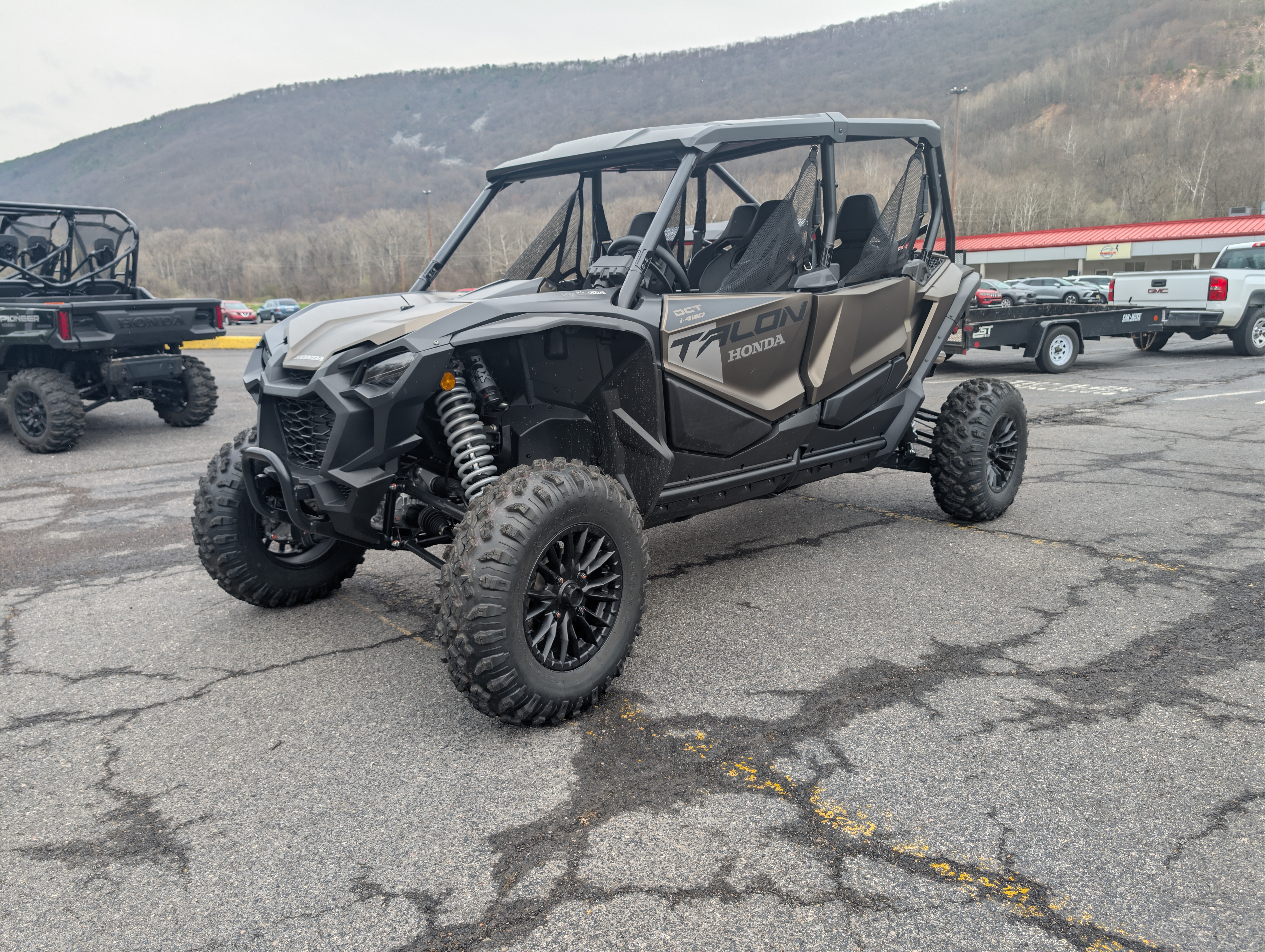 2026 Honda Talon 1000R-4 FOX Live Valve 1000R FOX LIVE VALVE in cumberland MD