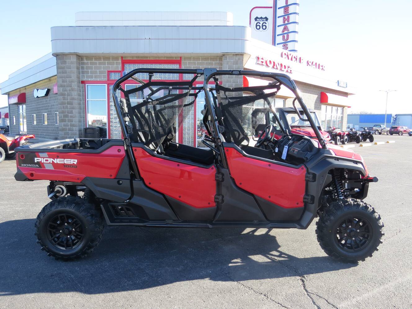 A photo of this 2025 Honda Pioneer 1000-6 Crew Deluxe