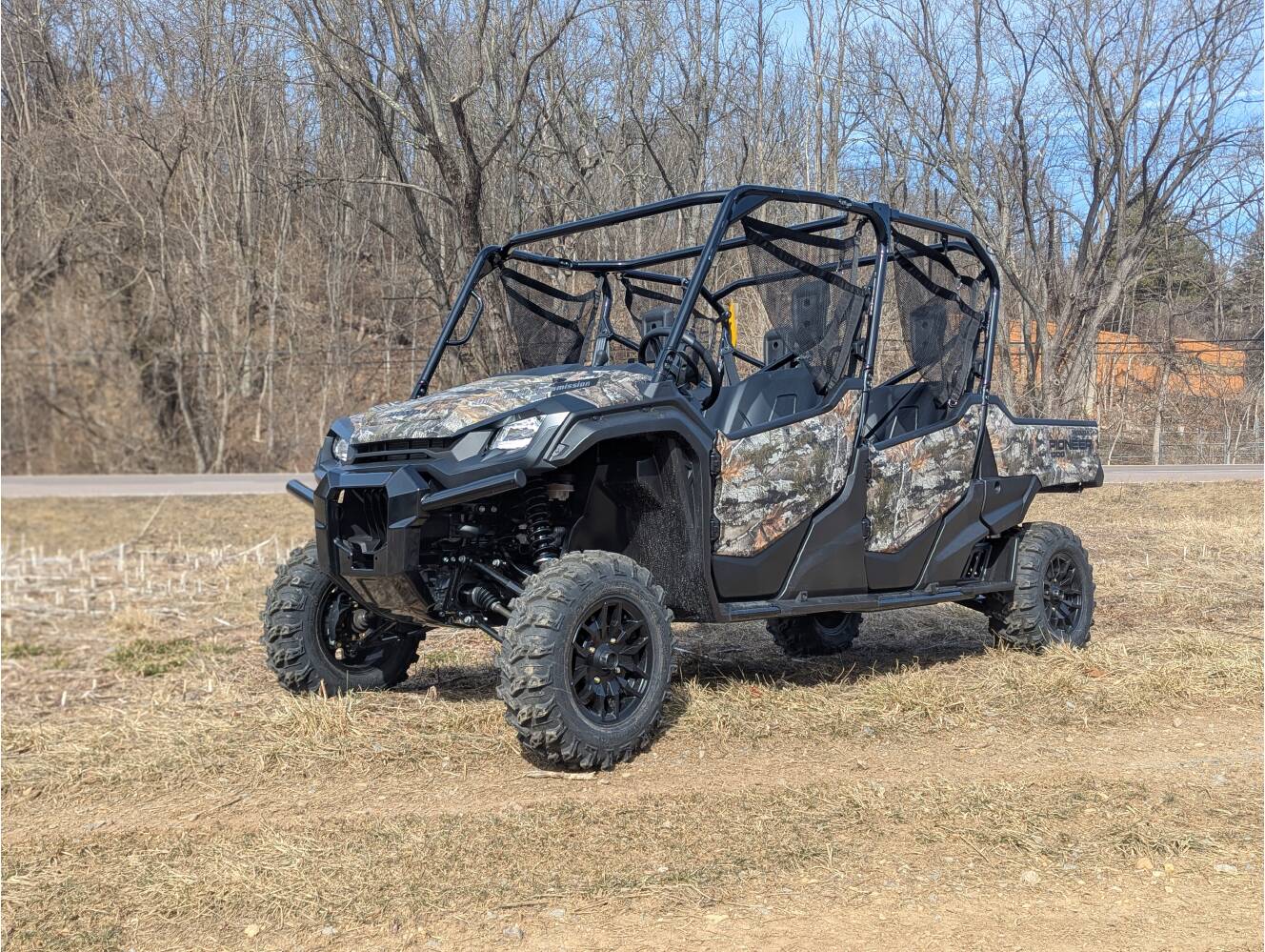 A photo of this 2025 Honda Pioneer 1000-6 Crew Deluxe