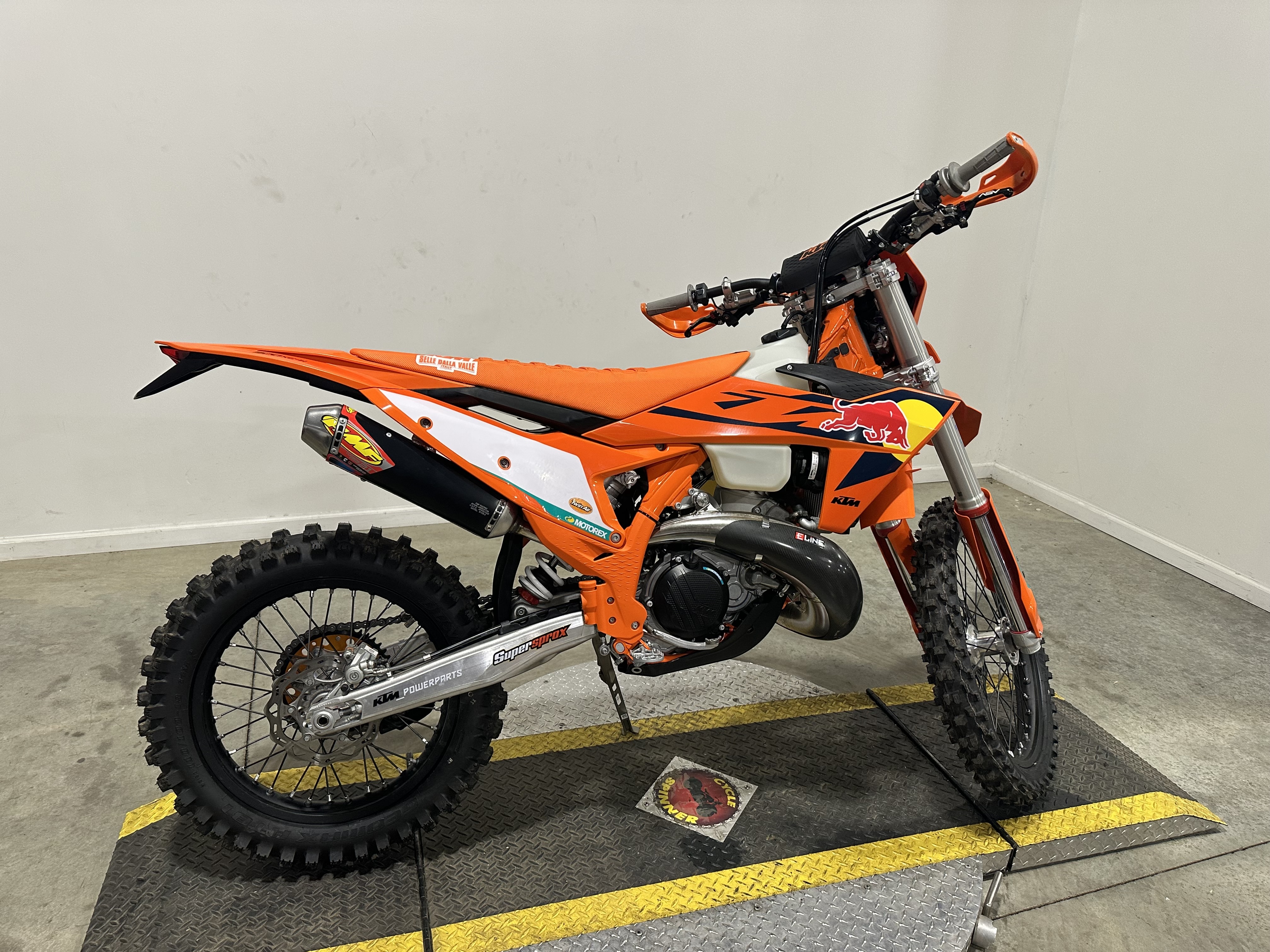 2025 KTM 300 XC-W Champion .6 hours!!! 300 in Medina, OH