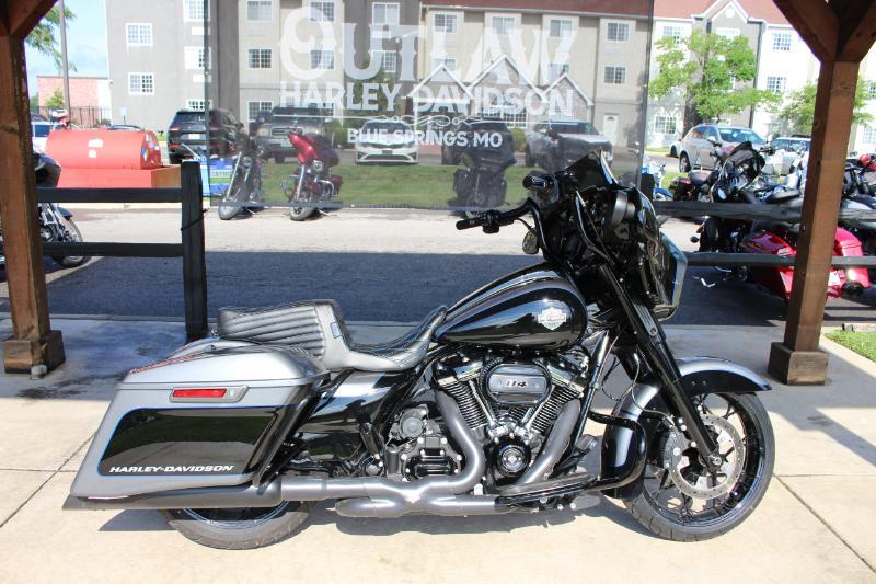 2021 Harley-Davidson STREET GLIDE SPECIAL SPECIAL in Blue Springs, MO