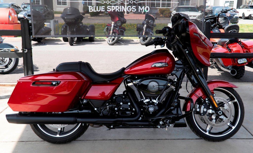 2025 Harley-Davidson STREET GLIDE in Blue Springs, MO