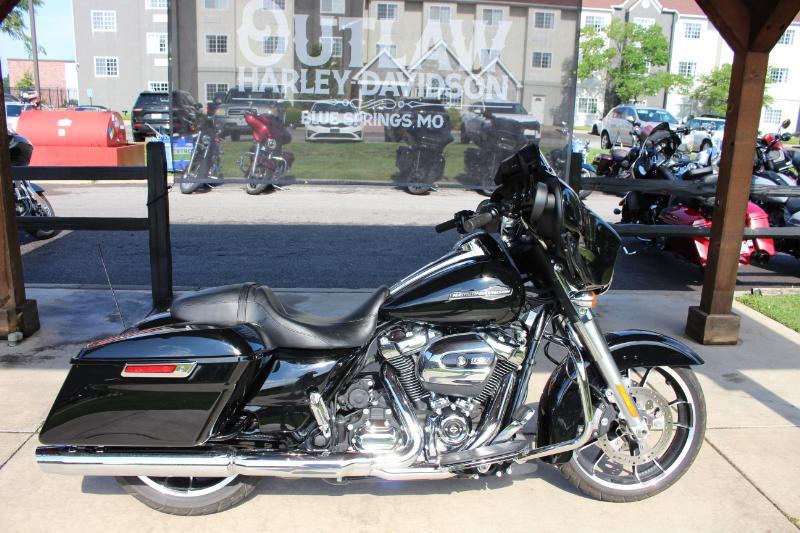 2023 Harley-Davidson STREET GLIDE in Blue Springs, MO