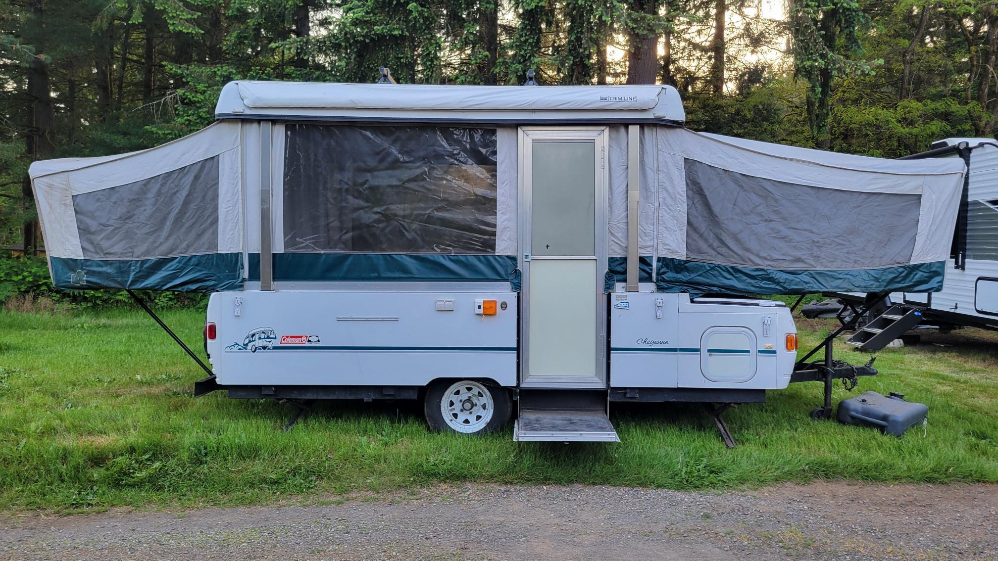 1998 Coachmen CHEYENNE 295 in gig harbor WA