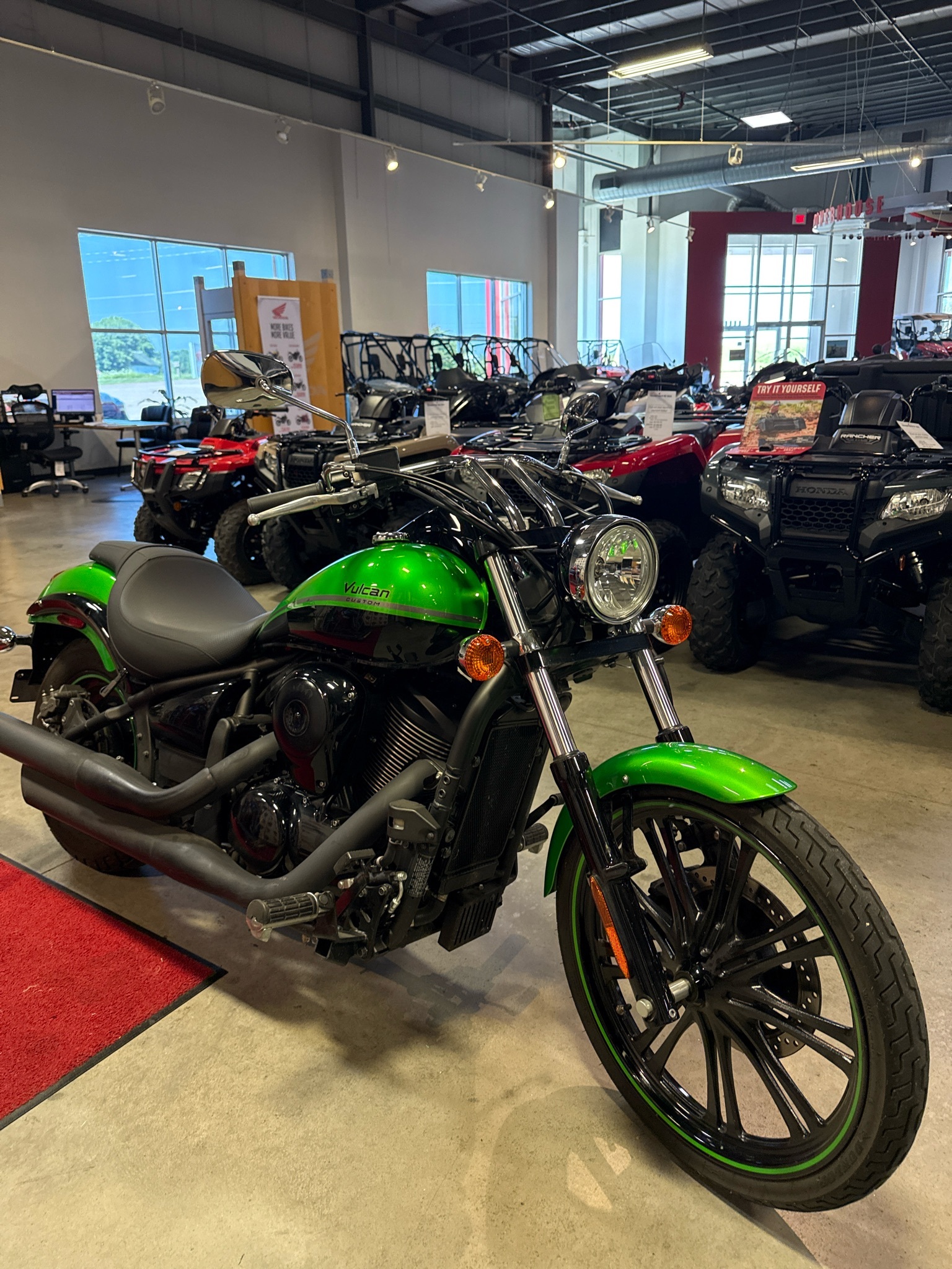 2018 Kawasaki Vulcan 900 Custom 900 CUSTOM in Davenport, IA