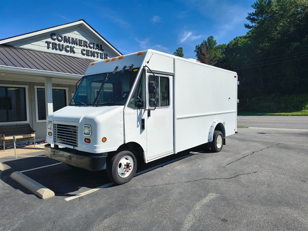 2011 FORD ECONOLINE in Fairview, NC