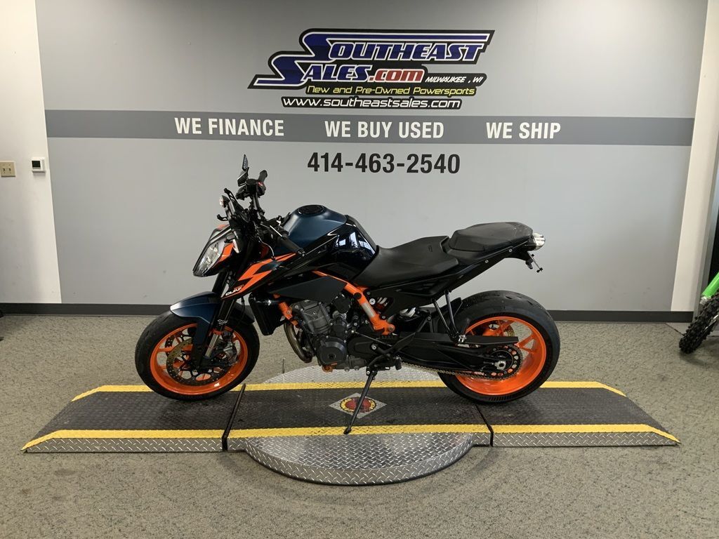 2023 KTM 890 Duke R DUKE R in Milwaukee, WI