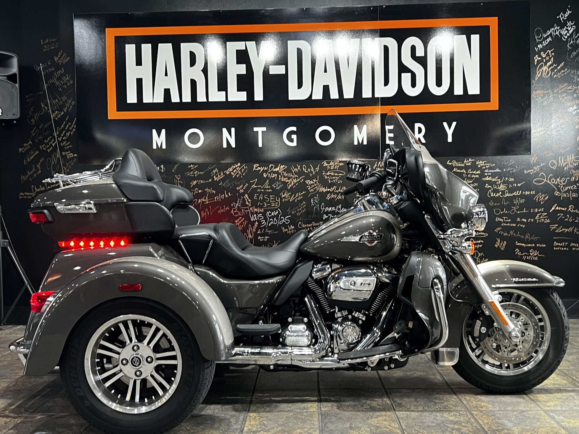 2023 Harley-Davidson Tri Glide Ultra ULTRA CLASSIC in Johnson City, TN